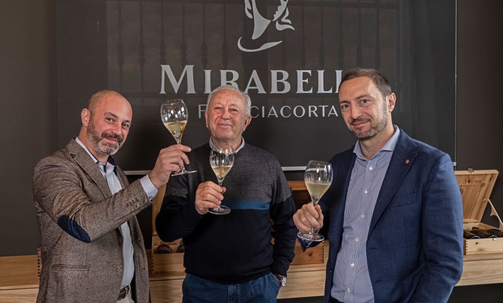 Dall’Oltrepò alla Franciacorta: i viticoltori di Mirabella presentano la nuova bollicina Demetra Rosé 2015
