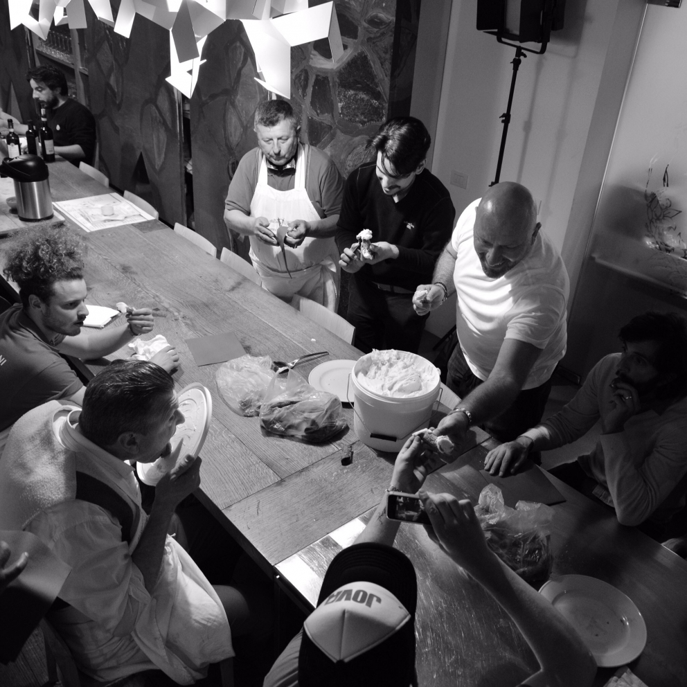 Galleria fotograficaAlessio Planeta, Elisia Menduni,  Alberto Aiello Graci e&nbsp;Faith&nbsp;Willinger
Andrea Ribaldone
Angelo Treno
Massimo Bottura e Lorenza Fumelli&nbsp;
Carmelo Trentacosti
Chicco Cerea
Crescenzo Scotti
