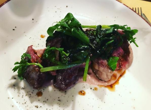 Galleria fotografica






Trippa fritta. Il primo piatto icona del locale









Vitello tonnato. Altro piatto icona









Midollo alla brace. Terzo piatto icona









Uovo morbido, animelle e bietoline all'erba di San Pietro









Ventresca di tonnetto ala lunga alla brace, cipolle agrodolci, capperi e rosmarino









Zucca di Hokkaido in carpione e bagna cauda









Uova di seppia arrostite, tarassaco, cicoria e bottarga di tonno









Baccalà, crema di ceci e cavolo nero









Insalata russa









Cardo gobbo gratinato e uova di aringa affumicate









Terrina di fegatini di pollo, saba e marmellata di cipolle alla menta









Risotto allo zafferano e midollo alla brace









Ravioli ripieni di ricotta di pecora e tarassaco, ricci di mare e erba cipollina









Gnocchi al ragù









Risotto all'aceto invecchiato, tarassaco, cicciolata e pepe nero









Mezze Maniche con pajata









Verdure bollite e bagna cauda









Beccaccia arrosto









Baccalà, lenticchie e pancetta stufata di mora romagnola (autoprodotta)









Granelle di agnello fritte, radicchio di Verona brasato al Valpolicella e salsa al gorgonzola









Frontali di ricciola nel guanciale alla brace, crema di cicerchie e rosmarino









Animelle croccanti, radicchio tardivo confit, cedro candito e liquirizia









Anguilla in carpione al dragoncello









Polenta gialla, salsiccia moretta e verza









Polenta bianca e garusoli al limone









Vignarola: fave, carciofi, lattuga romana, guanciale, cipollotto e pecorino romano









Asparagi, uova di quaglia, senape e cerfoglio






