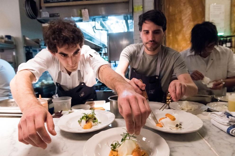 Photogallery






350 guests, divided into six shifts











