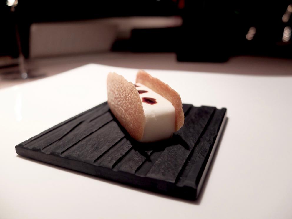 Galleria fotografica






La nostra cena a La Peca, negli scatti di Tanio Liotta. S'inizia con gli appetizer, eleganti, come questo Gazpacho ghiacchiato






