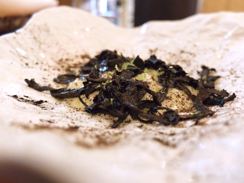 Galleria fotografica






I piatti di Marco Perez nella fotogallery di Tanio Liotta. Si parte con Salmerino e fumo









Cavolfiore, calamari e nocciola









Scampi e zucca, guanciale e polenta nera









Mozzarella e patata, daino e ginepro, polvere di porcini e tartufo









Puntarelle e caprino, lenticchie croccanti e acciuga






