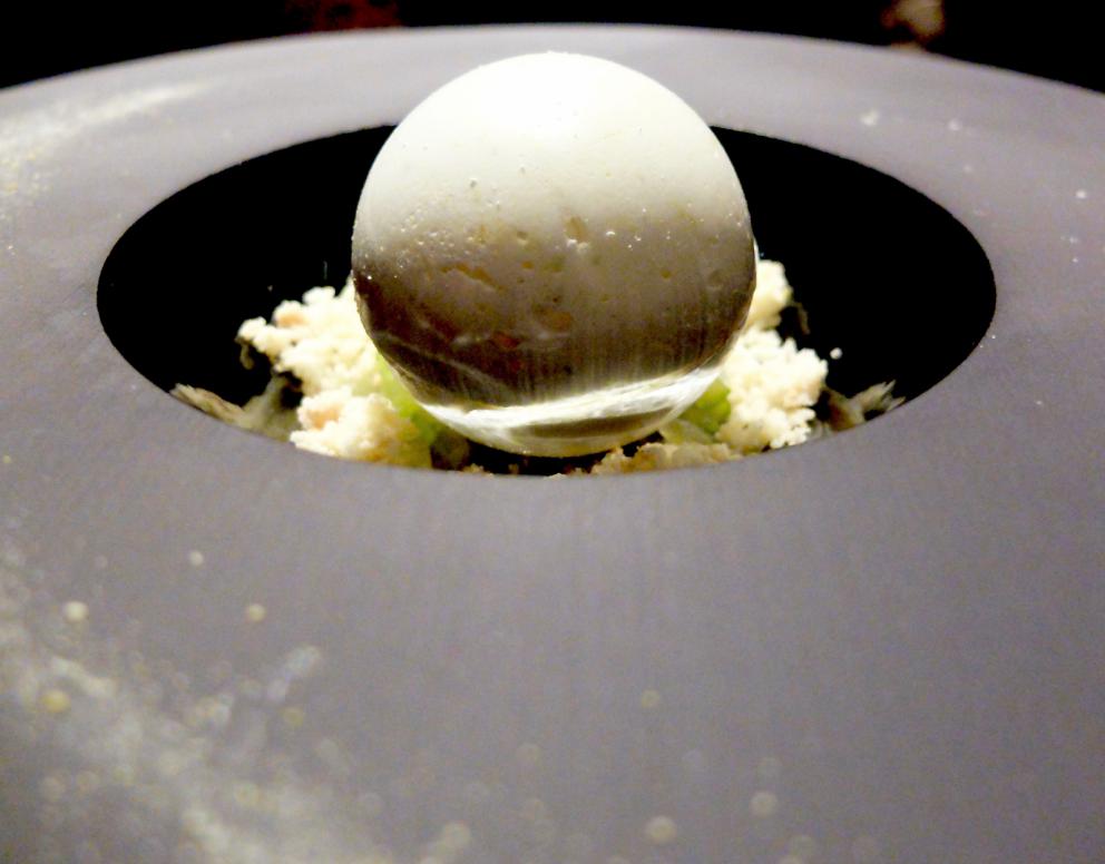 Galleria fotograficaLo staff dell'Iyo&nbsp;"orfano" di&nbsp;Haruo Ichikawa: da sinistra&nbsp;Masaki Okada, Matteo Ghiringhelli, Claudia Del Frate&nbsp;e&nbsp;Michele Biassoni
La nostra cena nelle foto di Tanio Liotta: appetizer
Alice Temaki: alice marinata nell'aceto di riso e yuzu, ricotta di bufala al wasabi fresco, spinacino novello, polvere di kombu e tobiko
Bufferfly Ebi: gambero viola di Sant'Antioco scottato in padella, carote multicolore marinate nel dashi e aceto di riso, estrazione di carota gialla, zenzero e sancho fresco, cappero di pantelleria candito
Ika somen:&nbsp;crudo di calamaro sfrangiato, caviale Kaluga Amur, verdure croccanti, uovo di quaglia e salsa soba dashi
Tartare 2.0: tonno rosso, topinambur, pistacchio di Bronte e pomodoro
Mi-so sbagliato: zuppa di crostacei e miso rossa, asparago di mare, tofu e nocciola tonda gentile
Gunkan 1: zucchina scottata e tartare di gamberi
Gunkan 2, ovvero&nbsp;Sake granchio:&nbsp;salmone, granchio reale, maionese e tobiko&nbsp;
Gunkan 3, ovvero&nbsp;Sake ikura: salmone e uova di salmone&nbsp;
Gunkan 4, ovvero&nbsp;Rose:&nbsp;ricciola, scampo, avocado, tobiko, maionese e salsa piccante&nbsp;
Gunkan 5, ovvero&nbsp;Toro out:&nbsp;ventresca di tonno con caviale &ldquo;Kaluga Amur&rdquo;
Hotate teriyaki:&nbsp;noci di capesante della Normandia scottate, indivia caramellata al mirin, aglio nero e misticanza orientale
Uchiwaebi yaki:&nbsp;cicala batti batti scottata in padella, estrazione di carciofi, patata viola nel dashi, cavolo cuore di bue e salsa tamari
Manzo cotto quattro ore in salsa di soia, sake e mirin,&nbsp;crema di mais abbrustolito, funghi affumicati con legno di sakura giapponese e salvia in tempura&nbsp;
Fresco predessert. I dolci sono curati da Claudia Del Frate, gi&agrave; con Bras e Marchesi
