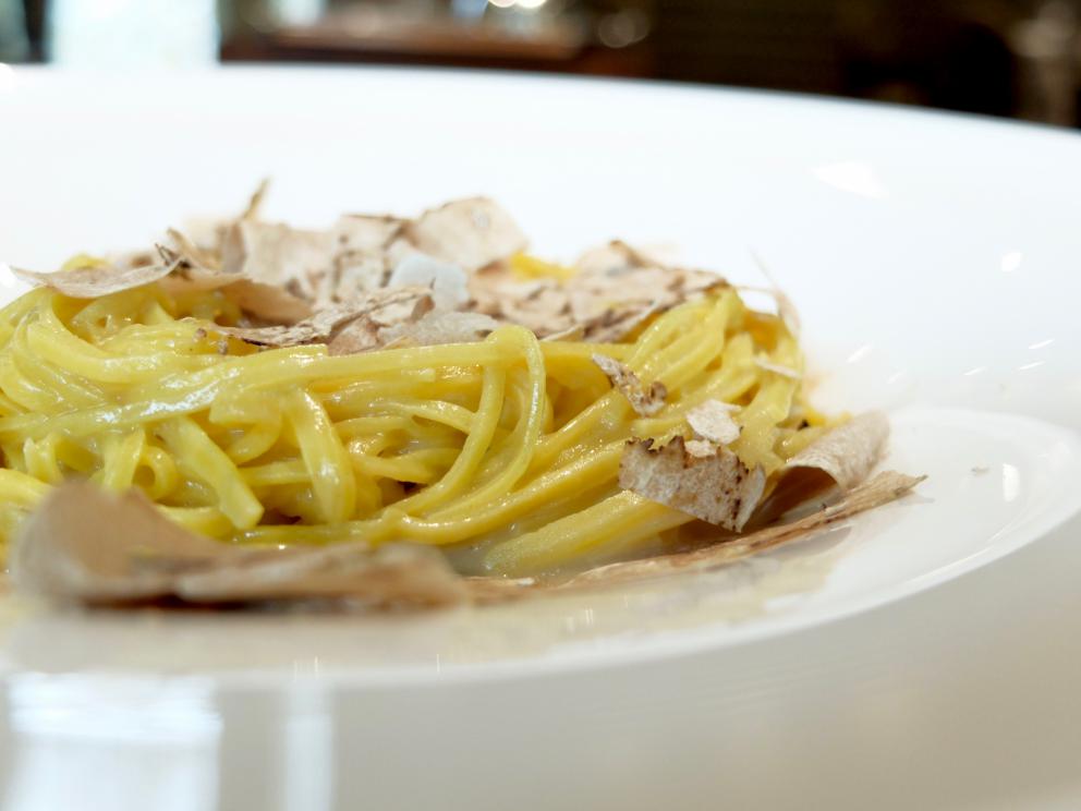 Photogallery






Our journey as portrayed by Tanio Liotta. We start with a long series of entrees, like Sausage from Bra with leeks and cabbage wafer 









Quenelle of scampi, cream of veal brains, catalogna chicory and ginger 









Mousse of parsley and anchovies









Tartufino with hen paté, onions, Porto and powdered mushrooms 









Mozzarellina, tomato and basil









Wafer of Senatore Cappelli wheat, buffalo milk butter and wild fennel









Grissino and salami









Steamed bun, veal tongue and bagnetto rosso









Bread, butter and oil, powdered garlic and Pomodoro









Cauliflower cannolo, mousse of Seirass del Fen, almond and lemon 









Raw amberjack, beetroot in carpione and pepper...









...followed by beetroot "nature"









Toasted bread, butter, Jerusalem artichoke, preserved garlic and white truffle from Alba









Raw meat, turnip tops, sea urchins and Murazzano









Raw meat, broth with white truffle from Alba









Chiocciole di Cherasco, savoy cabbage, lard and “preserved” garlic









Fried Jerusalem artichoke and white truffle from Alba









Egg alla Rossini and white truffle from Alba. The egg is cooked at low temperature. Plus there-s the foie gras mousse, Madeira, pan brioche and balsamic vinegar 









Vitello “tonné”









Vegetables, quail egg, cream of leek, Jerusalem artichoke and mushrooms 









Ravioli “Ris e còi”. Còi means cabbage. It’s based on a poor Piedmontese dish









Spaghetti, hazelnuts, tuna bottarga and ginger 









Plin ai tre arrosti






