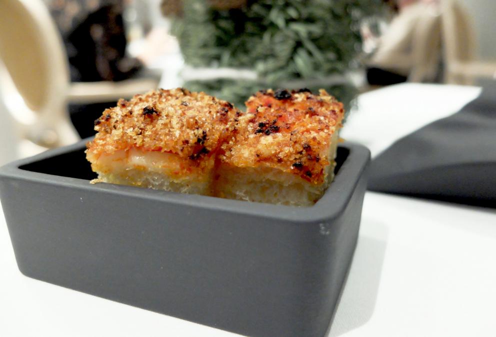 Galleria fotografica






Golosa ma armoniosa la cucina de Il Moro, nelle foto di Tanio Liotta. Fin dagli appetizer: qui Panelle con crema di pistacchi






