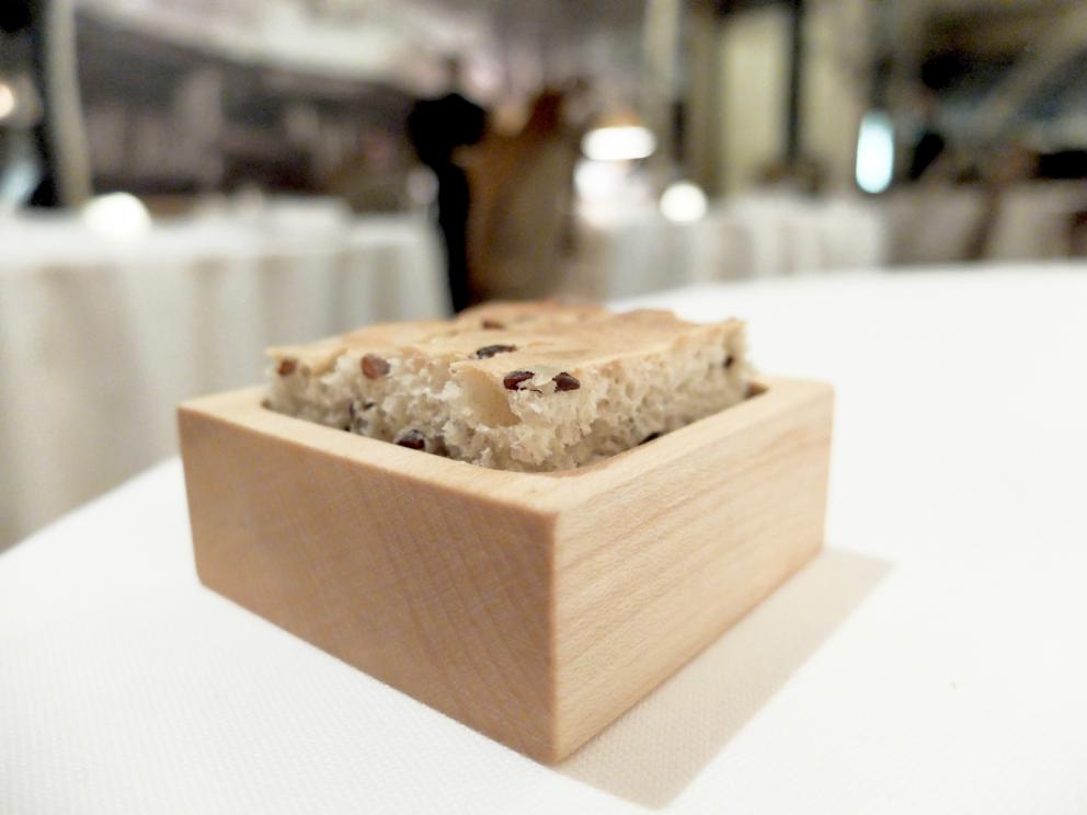 PhotogalleryOur dinner at Paolo Griffa&rsquo;s, in the photos by Tanio Liotta. We start with a long selection of appetisers. In this case, Trout marinated in beetroot juice 
Savoury churros with squid ink
Fried bread and smoked eel 
Cone of goat cheese and olives 
Moscow Mule in a sphere of white chocolate 
Jerusalem artichoke wafers with hazelnut oil, lovely
Spheres of fontina
The delicious homemade bread, with mother yeast, whole-wheat flour and seeds
Shabu shabu with ox leg from Carr&ugrave;, broth with Sansho pepper, rolled tongue in salm&igrave; with bagnetto verde, focaccia with olives.&nbsp;A great dish. Its elements also appear in the three following photos
