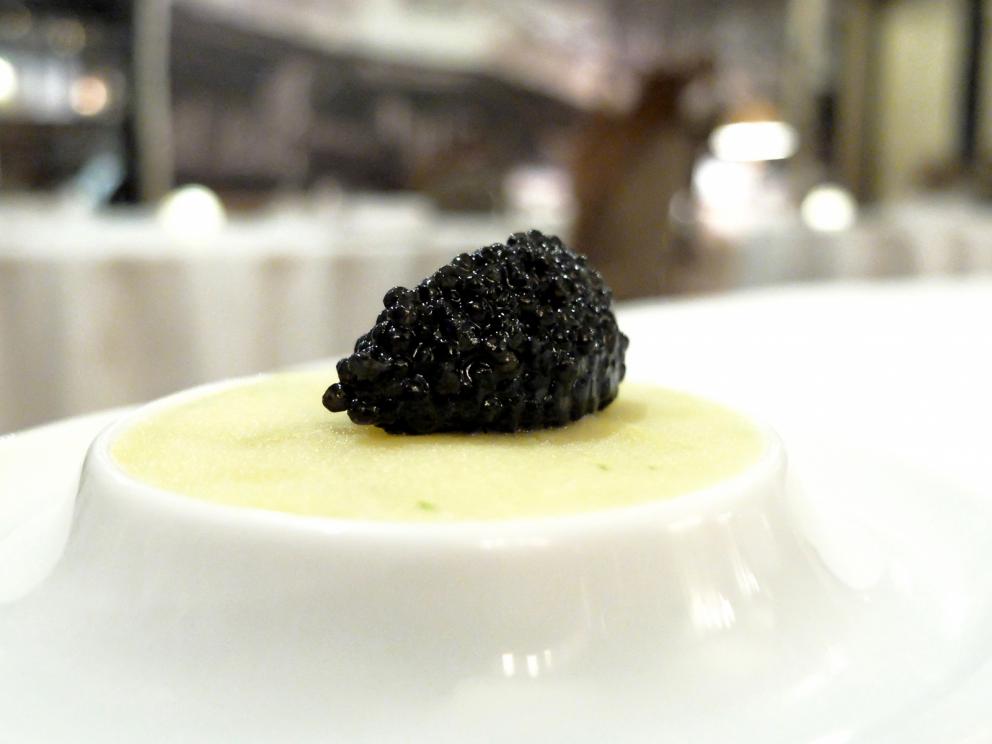 PhotogalleryOur dinner at Paolo Griffa&rsquo;s, in the photos by Tanio Liotta. We start with a long selection of appetisers. In this case, Trout marinated in beetroot juice 
Savoury churros with squid ink
Fried bread and smoked eel 
Cone of goat cheese and olives 
Moscow Mule in a sphere of white chocolate 
Jerusalem artichoke wafers with hazelnut oil, lovely
Spheres of fontina
The delicious homemade bread, with mother yeast, whole-wheat flour and seeds
Shabu shabu with ox leg from Carr&ugrave;, broth with Sansho pepper, rolled tongue in salm&igrave; with bagnetto verde, focaccia with olives.&nbsp;A great dish. Its elements also appear in the three following photos
Cromesquis with fontina and clementine mostarda, potato spiral, katsuobushi and scallop mayonnaise, nest of potatoes with quail egg and truffle. Here&rsquo;s the nest. The rest in the following two photos
