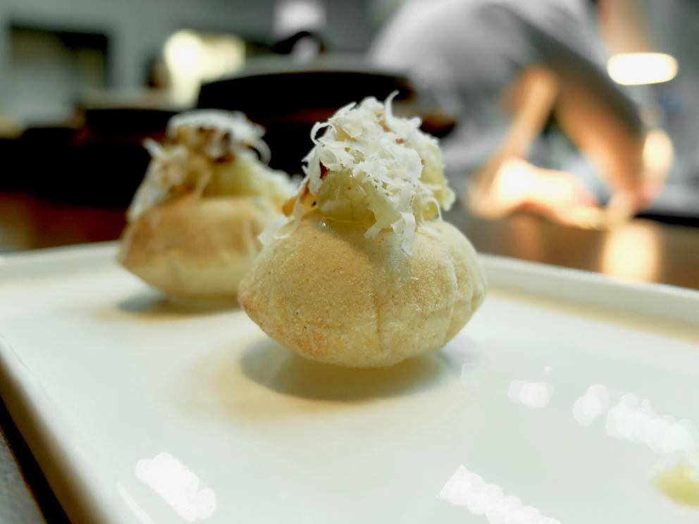 Galleria fotografica






La nostra cena da Daniel negli scatti di Tanio Liotta. S'inizia con Cannolo di polenta con baccalà e spezie mediterranee. Buonissimo






