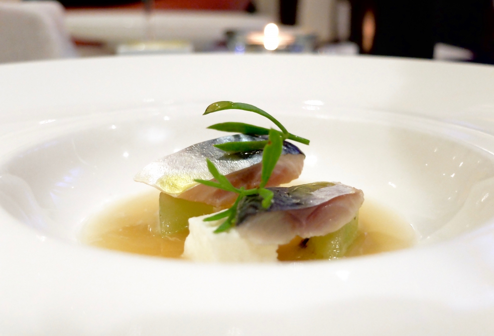 Galleria fotografica






Luca, Rosetta e Antonio Abbruzzino alla presentazione della Guida Identità Golose 2017 (foto Brambilla-Serrani)






