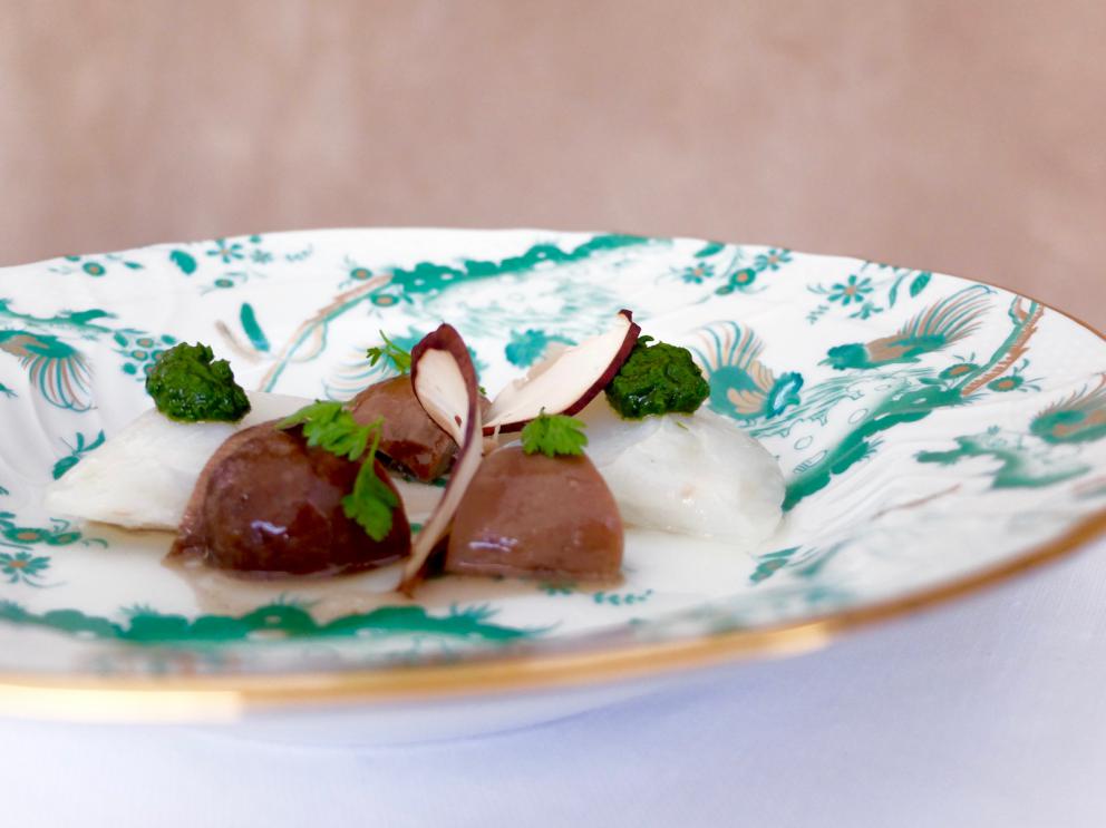 Photogallery






Our dinner, in Tanio Liotta's photos. First appetizers: Fried chicken skin with tomato mayonnaise and a new take on the "alla bella Rosina" egg - in this case the egg is a quail egg with passion fruit









Fried nettles with Maldon salt​









Cruschi peppers with fresh ricotta, Marinated mackerel with chia chips









Sausage from Bra in Roman cabbage, Lardo, cucumber and sesame seeds, Corn chips, tomato sauce and avocado









Italian style cheviche: raw ombrina, coriander oil, juniper, sauce of cherry tomatoes, of chilli pepper, of orange, of beetroot. Very good









Courgette, saras del fen, tomato, egg yolk with saffron: fresh, delicate, convincing






