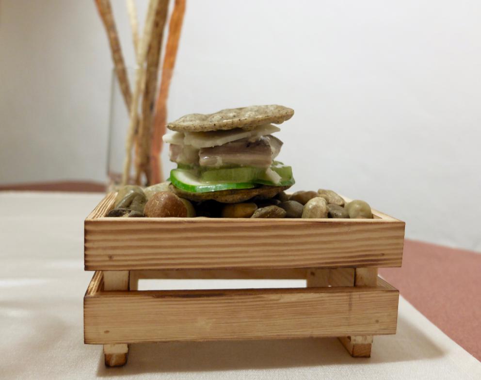 Photogallery






Our nice dinner in the photos by Tanio Liotta. Starting with the appetizers: Wafers of rice from Sibari (black and whole rice) with ketchup and 'nduja









Buckwheat biscuits, blue cheese, salted nuts 









Salted codfish croquettes 






