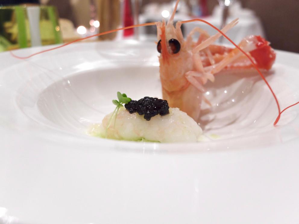 Photogallery






Our dinner at Gambero Rosso in the photos by Tanio Liotta. We start with the appetizers: Focaccina with lampuga, capers and yellow date tomatoes









Pinsetta with alalunga tuna and red date tomatoes









Prawn and lard sandwich









Corallino tomato filled with burrata and scales of tuna bottarga






