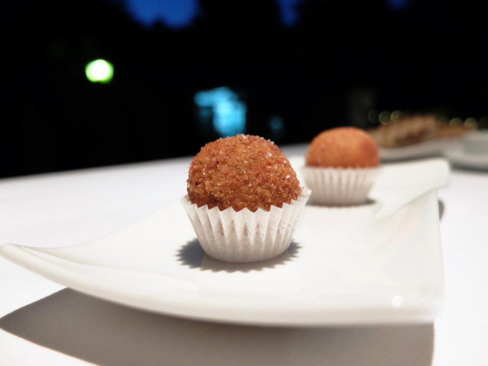 Photogallery






Our dinner at Dattilo. Pictures by Tanio Liotta. Meanwhile, the remarkable toasted bread (made with Senatore Cappelli flour) served with oil butter produced by Ceraudo






