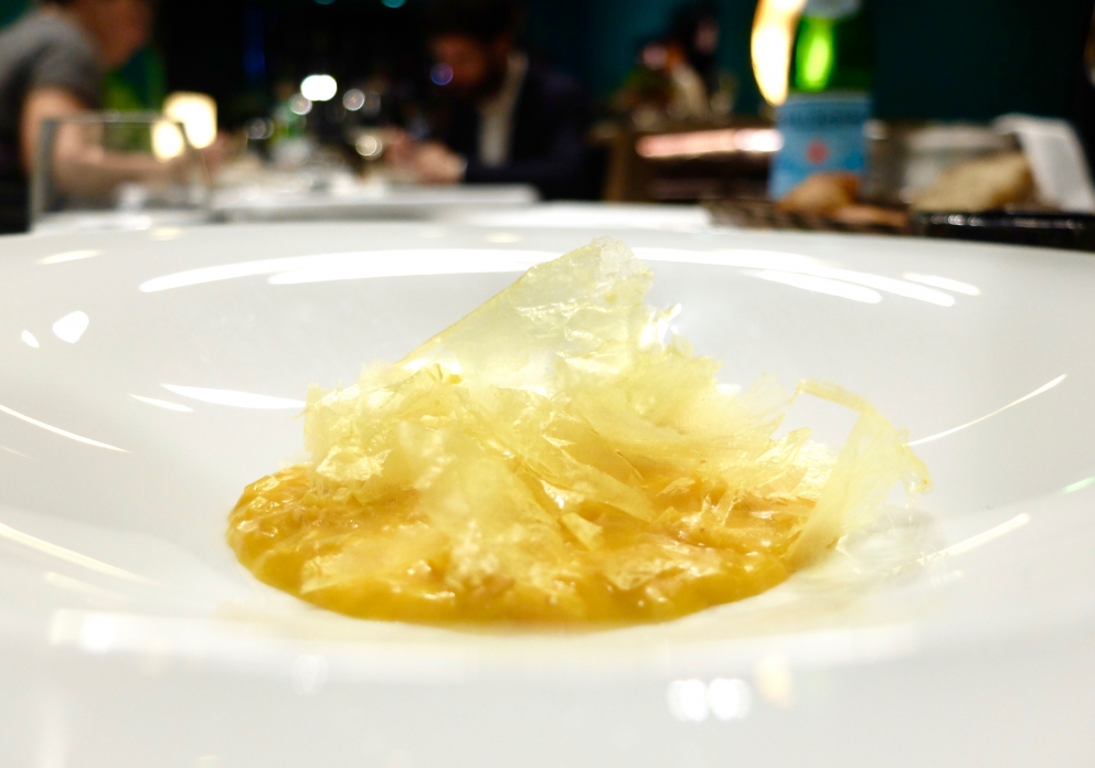 Galleria fotografica






Pane burro e alici, : il primo appetizer di una cena di gran livello, da Yoji Tokuyoshi. La fotogallery è di Tanio Liotta









Pastinaca fritta, trota salmonata









Piadina con burrata, riccio di mare e salsa di plancton









Sgombro “Gyotaku”









Anguilla laccata all’aceto balsamico di Modena, salsa di carpione, polvere di verdure disidratate









Omaggio a Noto






