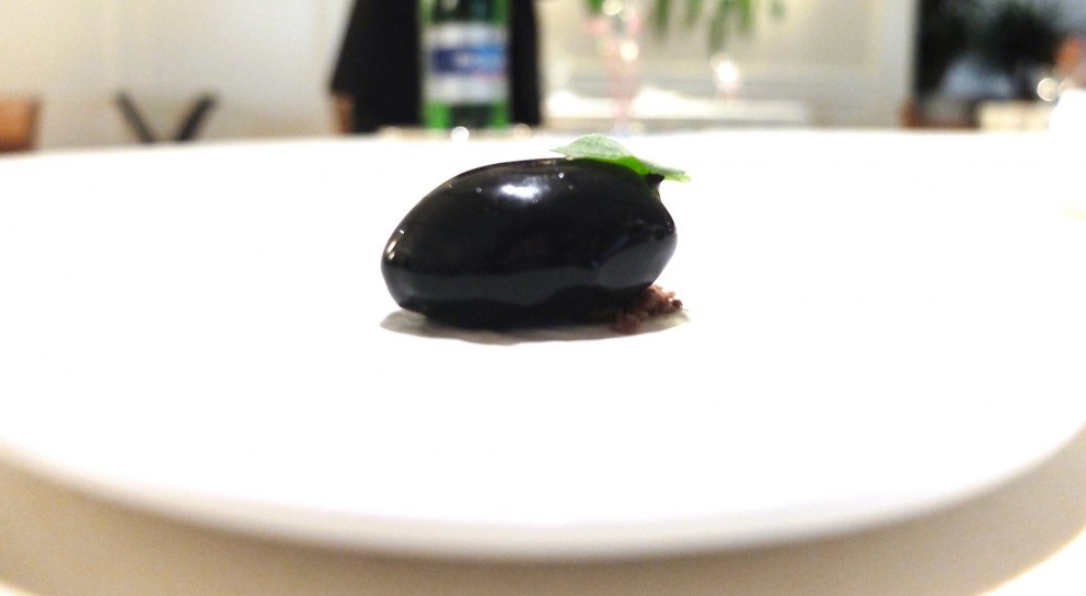 Galleria fotografica






Cannolo di erbe fritto con cavolo nero, sopra una gelatina di carpione (fotogallery di Tanio Liotta)






