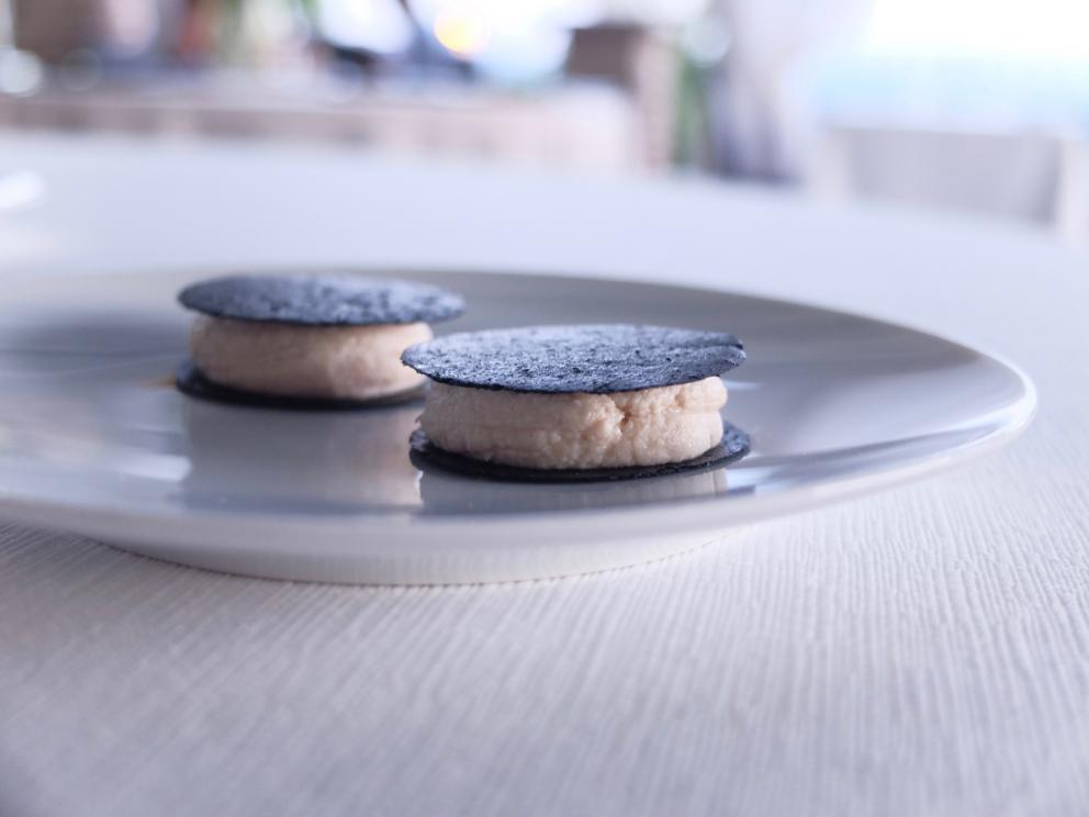 Photogallery






Mammoliti with patron Ventura and the staff: 12 people. Portuguese Pedro Demetrio is the sommelier. Photos by Tanio Liotta






