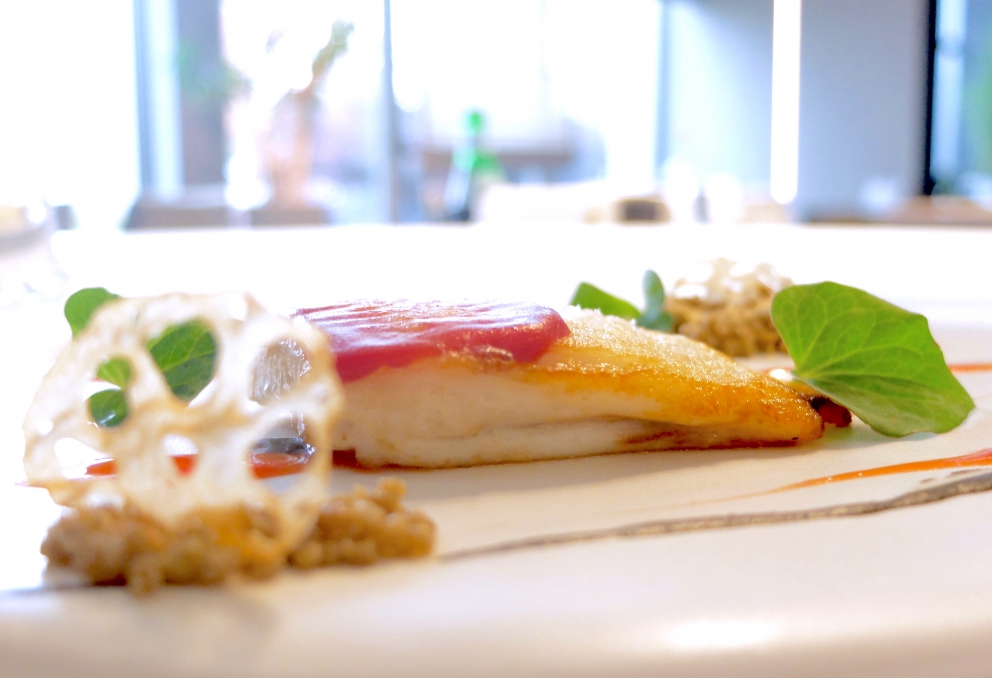 Photogallery






Croquette of mortadella, pea sprout salad, leaf of sanguinella, pea cream: an immediately striking appetizer. Photo gallery by Tanio Liotta









Spiral of egg cooked at low temperature, whisked egg white, acid and spicy contrasts 









Lukewarm smoked oysters, pistachio from Bronte, juniper oil 









Lukewarm egg white tagliolini, cream of Parmigiano, truffle caviar 









Mezze maniche with prosciutto stock, fried cake and reduced balsamic vinegar 






