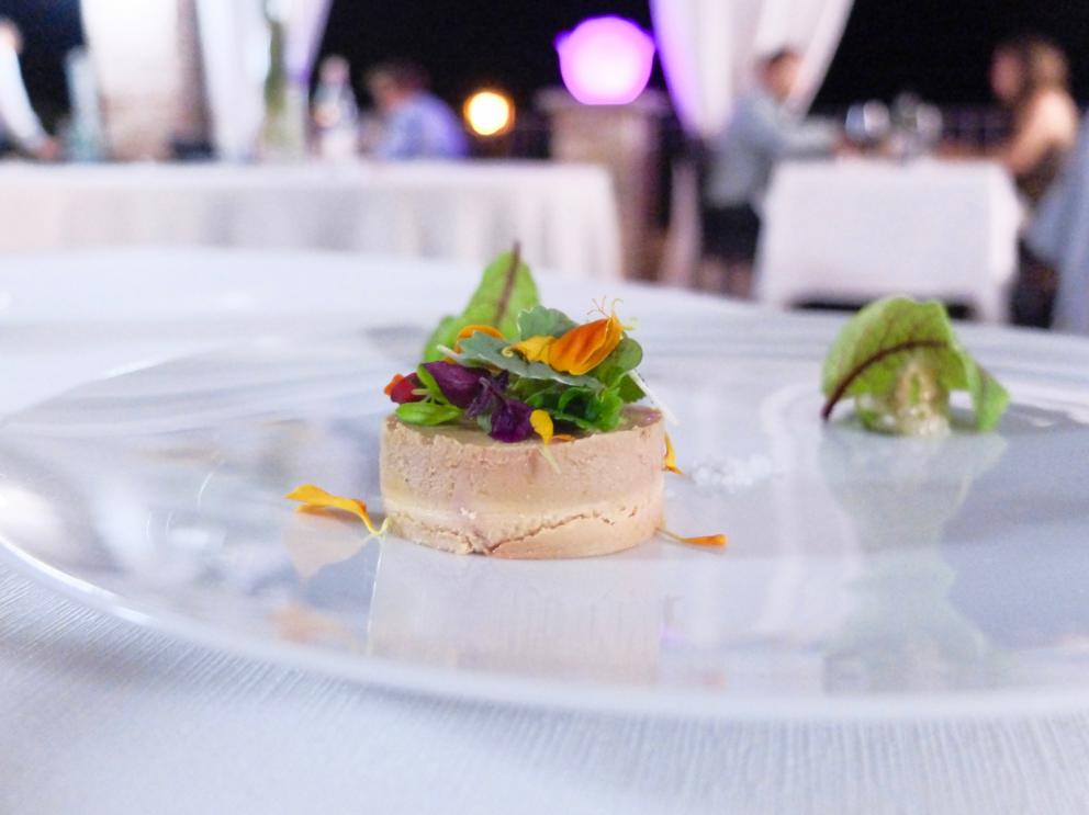 Photogallery






Mammoliti with patron Ventura and the staff: 12 people. Portuguese Pedro Demetrio is the sommelier. Photos by Tanio Liotta









We start with the appetizers: Tuile with squid ink and tuna mousse  









Beef steak flower (Heliconia mariae) and sweet peach 









Tube of bechamelle and jowl bacon 









Goat cheese éclair 









Radish with sesame brittle and cream of anchovies 









Potato scamorza with carbonara cream 









Fermented celeriac pastry with Timut pepper 









Non ci sento bene: roasted abalone with yakitori and tonkatsu sauce, a seasoning of chilli pepper, red shiso and plums









Agastache ravioli, scampi tartare, green shiso granita









Steamed bun with brown crab









Emmental al mare: calamari, brown crab and panzanella extract









Pomod’oro, a homage to artist Arnaldo Pomodoro: tomato in its essence, burrata mousse, water aromatised with rhum agricole. A little too sapid









The other side of the  Pomod'oro: burrata mousse with tomato water foam and four types of basil: lemon, purple, sanremo and licorice









Pomod'oro, again: yellow and red date tomatoes, whole wheat frisella with tomato confit and water from six types of tomato






