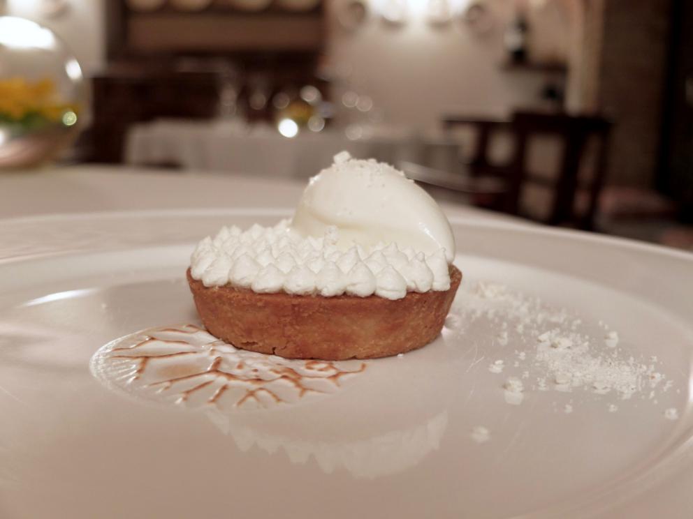 Photogallery






Our dinner at Locanda del Pilone, depicted by Tanio Liotta. First the appetizers: Chips of sweet potatoes, sour cream and salted cod carpaccio 









Sandwich with almonds and octopus pâté 









Bau (or baozi, that is to say the Chinese steamed roll stuffed ) with a sauce of hare. Excellent









Sphere of olives with Aperol spritz









The real beginning: Carpaccio, rocket pesto, hazelnut, snow of Parmigiano









Raw scallops and beetroots, with lime zest, leaves of radish and sauce of scallop coral









La nostra finanziera with red prawns from Mazara









Ramen Piedmontese style









Duck leg confit, cherries, hazelnuts and braised lettuce 









Partridge and whisky, black truffle and chanterelle mushrooms, first serving: the breast in whisky and black truffle









Partridge and whisky, black truffle and chanterelle mushrooms, second serving: the leg with a sauce of chanterelle mushrooms and sautéed chanterelle mushrooms






