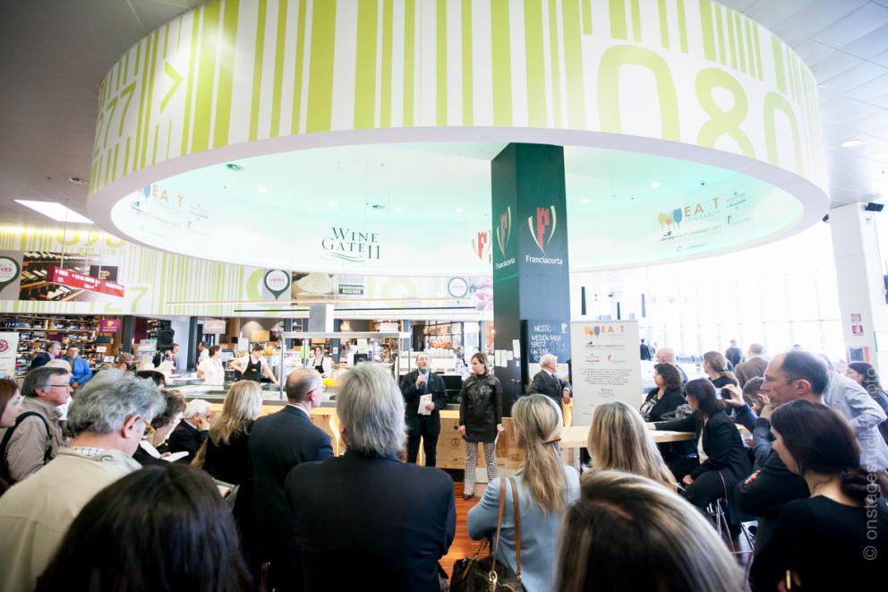 Galleria fotograficaIl piatto di Philippe Lev&eacute;ill&eacute;,&nbsp;Cubismo di sarde di lago, salsa verde e verdure agrodolci&nbsp;(qui la ricetta). Tutte le foto sono di&nbsp;Sonia Santagostino
