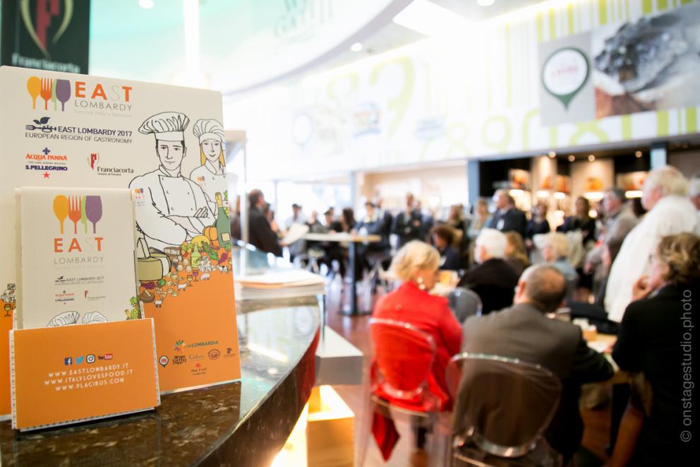 Galleria fotograficaIl piatto di Philippe Lev&eacute;ill&eacute;,&nbsp;Cubismo di sarde di lago, salsa verde e verdure agrodolci&nbsp;(qui la ricetta). Tutte le foto sono di&nbsp;Sonia Santagostino
