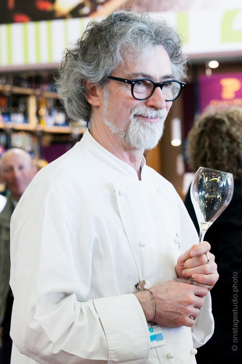 Galleria fotograficaIl piatto di Philippe Lev&eacute;ill&eacute;,&nbsp;Cubismo di sarde di lago, salsa verde e verdure agrodolci&nbsp;(qui la ricetta). Tutte le foto sono di&nbsp;Sonia Santagostino
Roberta Garibaldi, direttrice scientifica East Lombardy
