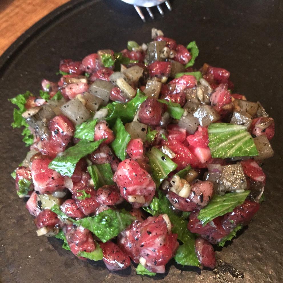 Galleria fotografica






Con l'aereo che sarebbe atterrato all'aeroporto di Melbourne alle 4.20 del mattino di martedì 4 aprile, ha fatto davvero piacere entrare della stanza 1729 del Langham Hotel lungo la South Bank del fiume Yarra e trovarvi della frutta fresca









Lo skyline notturno di Melbourne dalla camera al Langham. Il sole sarebbe sorto un paio d'ore dopo









Prima colazione con vista sul centro di Melbourne e il corso del fiume Yarra









Nicolas Chatenier, responsabile del panel francese nella giuria dei 50 Best, ha invitato stampa, cuochi e amici al Philippe Restaurant in pieno centro di Melbourne. «La Francia e i Fifty hanno avuto in passato relazioni torbulente che stiamo superando e così eccoci qui da uno chef che ha lavorato per anni e anni con Paul Bocuse». In effetti Philippe Mouchel è quanto di più lontano possiamo aspettarci oggi da una tavola contemporanea. Da un eccesso all'altro?









Clement Vachon e Yannick Alléno









Mauro Colagreco e Massimiliano Alajmo. Per la prima volta è toccato al fratello chef rappresentare le Calandre ai 50 Best. In passato, a Londra e a New York, era sempre andato Raffaele Alajmo









Dominique Crenn, argento vivo









Una tavola italiana è sempre allegra e calamita tutti, anche Yoshihiro Narisawa









La prima cena a Melbourne? Cafè Di Stasio, la buona Italia nel mondo









Rinaldo Di Stasio, per tutti Ronnie, produce vino nella Yarra Valley dal 1994. Le etichette le cura suo padre in maniera molto singolare: scrivendo l'originale a mano



















«DOC, siamo nati pizzaioli» è scritto su una grande lavagna in una delle due pizzerie chiamate DOC da Tony Nicolini. Questa è quella in Albert Park









La stessa inquadratura di prima ma con i fattori invertiti per evidenziare la foto di papà Nicolini quando era un giovane pizzaiolo arrivato nella metropoli dello stato di Victoria









Volo di mongolfiere su Melbourne all'alba di mercoledì 5 aprile 2017









Mercoledì 5 aprile, ore 9.30 del mattino, il giorno della verità dei Fifty Best 2017: la tensione di Massimo Bottura in attesa della sera









Massimo Bottura e Ben Shewry, chef neozelandese trapiantato a Melbourne in Australia









Dan Barber, chef-patron di Blue Hill at Stone Barns poco a nord di New York. Profeta della sostenibilità a 360° ha sospirato e poi sorriso quando gli abbiamo chiesto di Donald Trump presidente: «Il mio lavoro diventa più difficile, ma la sfida molto più interessante»









A conferenza e interviste concluse, posano i 5 chef intervistati. Da sinistra verso destra Gaggan Anand, Dan Barber, Elena Arzak, Virgilio Martinez e Yannick Alléno









Foto ricordo per me con, da sinistra, Virgilio Martinez, Valeria Senigaglia, Alessandra Gesuelli, Gaggan Anand e Elisabetta Canoro









Mercoledì 5 aprile a Melbourne: alle 6.30 della sera vengono aperti gli ingressi del Royal Exhibition Building e i quasi 1000 invitati iniziano a defluire, suddivisi in due file. A destra red carpet per i vip, a sinistra il dietro le quinte per la stampa









Finiti gli scatti con mogli, fidanzate e amici, Alajmo, Bottura, Crippa e Romito, reggendo un A4 ciascuno, ricorderanno così l'amico Bob Noto, scomparso a Torino lo scorso 23 marzo. Davvero un bel gesto









All'incrocio dei due assi di un edificio che quando venne inaugurato, nel 1880, era il più grande dell'intera Australia, due grandi postazioni per il party post-premiazione. Da una parte il pesce...









E dall'altra la carne bovina. Lavorata sul posto, poi cotta alla brace all'esterno assieme a dell'ottimo agnello, la vista della mezzena di un manzo non ha entusiasmato tutti gli ospiti. Nell'alta cucina c'è anche chi è vegetariano o vegano...









Massimo Bottura e Massimiliano Alajmo ormai a giochi fatti e, soprattutto, annunciati









Tra gli espositori di cose buone durante la cerimonia anche Calia, un distributore di qualità con un miele da favola da fiori di Leatherwood, un arbusto che cresce in Tasmania. Ne ho chiesto un campione da portare con me in Italia, mi è stato dato con questa motivazione: «Lo prenda pure perché ha chiesto il permesso invece di mettersi in tasca la boccetta». In un certo senso, edificante









Il diavolo non fa i coperchi, l'iPhone non sempre fa le foto a fuoco soprattutto quando chi lo usa ha fretta di fissare un gruppo di mogli degli chef premiati come al centro Lara Gilmore, la signora Bottura









Ai fotografi professionisti le foto non vengono mai sfuocate. E se capita è perché lo volevano









Massimo Bottura non si separa mai da un tricolore che riporta i primi tre articoli della costituzione, uno per colore partendo ovviamante dal verde









Le premiazioni sono finite, la festa quasi e allora ben venga un paio di scarpe, comodissimi sandali per Ana Ros, Best Female Chef per il 2017









L'Higher Ground è un localone bello ma rumoroso accidenti, in centro a Melbourne, punto di riferimento per gli chef arrivati da tutto il mondo. Bottura e Humm vi hanno tenuto una conferenza prima della premiazione, Daniel vi è tornato con la moglie Olimpia il giorno dopo essere stato applaudito numero uno al mondo, giovedì 6 aprile









Toast e avocado all'Higher Ground per un cremoso inizio di giornata dopo una nottata in bianco per via dei 50 Best









Hummus con verdure e uovo in camicia, sempre per prima colazione all'Higher Ground









Un esterno a Carlton dove Tony Nicolini ha aperto il secondo DOC Pizza & Mozzarella Bar, 295 Drummond Street









La pizzeria di Tony Nicolini a Carlton dopo il servizio del pranzo. Nota importante: il motto di Nicolini gli fa onore: «People and pizza before profit», il cliente e il prodotto prima del profitto.









Il Grande Abruzzo in Italia e nel mondo: Tony Nicolini, ristoratore in Melbourne, e Niko Romito, da Castel di Sangro a un posto nella classifica dei World's 50 Best Restaurants 2017









Una interpetazione di pizza Margherita da parte di Tony Nicolini, con mozzarella di bufala prodotta in Australia









DOC e la pizza al tonno. In casa Marchi abbiamo un debole per tutte le pizze al tonno :-)









Una ricca intepretazione da parte di Tony Nicolini della Marinara con passata di pomodori gialli ad armonizzare acciughe, capperi e olive









IDES, il ristorante di Peter Gunn, per un lustro in forza all'Attica di Ben Shewry e vittorioso a livello Oceania nell'edizione 2015 dello S.Pellegrino Young Chef. Dopo alcuni pop-up restaurant, l'insegna tutta sua. Purtroppo solo menù degustazione e senza alternative. Prendere o lasciare. Non sempre uno è contento di queste imposizioni









Il Cetriolo di IDES marinato in olio, menta e rosmarino su panna acida e semi di papavero, fieno greco e finger lime









Il barramundi cotto al forno con mais dolce e aglio nero, poi caramellato con vino rosso e fondo di agnello. Gusto pieno, tendente al dolce che si fa mangiare con piacere. Purtroppo, consistenza cremosa della carne. A tratti fastidiosa









Ottimo filetto al pepe da IDES, purtroppo il più piccolo che mi sia stato servito in sessant'anni









L'ingresso di Embla, cibi e vini controcorrente in pieno centro a Melbourne. Patron Christian McCabe, chef e coproprietario Dave Verheul









La cucina a vista di Embla









Carpaccio di dentice su crema di peperoni






