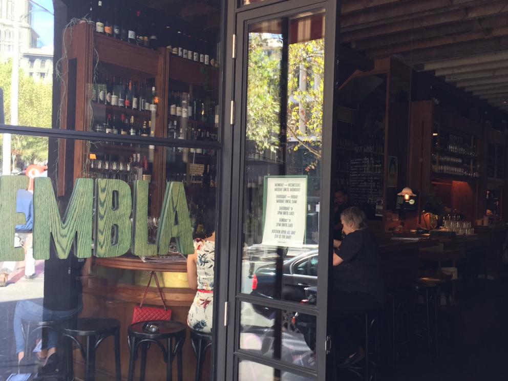 Galleria fotografica






Con l'aereo che sarebbe atterrato all'aeroporto di Melbourne alle 4.20 del mattino di martedì 4 aprile, ha fatto davvero piacere entrare della stanza 1729 del Langham Hotel lungo la South Bank del fiume Yarra e trovarvi della frutta fresca









Lo skyline notturno di Melbourne dalla camera al Langham. Il sole sarebbe sorto un paio d'ore dopo









Prima colazione con vista sul centro di Melbourne e il corso del fiume Yarra









Nicolas Chatenier, responsabile del panel francese nella giuria dei 50 Best, ha invitato stampa, cuochi e amici al Philippe Restaurant in pieno centro di Melbourne. «La Francia e i Fifty hanno avuto in passato relazioni torbulente che stiamo superando e così eccoci qui da uno chef che ha lavorato per anni e anni con Paul Bocuse». In effetti Philippe Mouchel è quanto di più lontano possiamo aspettarci oggi da una tavola contemporanea. Da un eccesso all'altro?









Clement Vachon e Yannick Alléno









Mauro Colagreco e Massimiliano Alajmo. Per la prima volta è toccato al fratello chef rappresentare le Calandre ai 50 Best. In passato, a Londra e a New York, era sempre andato Raffaele Alajmo









Dominique Crenn, argento vivo









Una tavola italiana è sempre allegra e calamita tutti, anche Yoshihiro Narisawa









La prima cena a Melbourne? Cafè Di Stasio, la buona Italia nel mondo









Rinaldo Di Stasio, per tutti Ronnie, produce vino nella Yarra Valley dal 1994. Le etichette le cura suo padre in maniera molto singolare: scrivendo l'originale a mano



















«DOC, siamo nati pizzaioli» è scritto su una grande lavagna in una delle due pizzerie chiamate DOC da Tony Nicolini. Questa è quella in Albert Park









La stessa inquadratura di prima ma con i fattori invertiti per evidenziare la foto di papà Nicolini quando era un giovane pizzaiolo arrivato nella metropoli dello stato di Victoria









Volo di mongolfiere su Melbourne all'alba di mercoledì 5 aprile 2017









Mercoledì 5 aprile, ore 9.30 del mattino, il giorno della verità dei Fifty Best 2017: la tensione di Massimo Bottura in attesa della sera









Massimo Bottura e Ben Shewry, chef neozelandese trapiantato a Melbourne in Australia









Dan Barber, chef-patron di Blue Hill at Stone Barns poco a nord di New York. Profeta della sostenibilità a 360° ha sospirato e poi sorriso quando gli abbiamo chiesto di Donald Trump presidente: «Il mio lavoro diventa più difficile, ma la sfida molto più interessante»









A conferenza e interviste concluse, posano i 5 chef intervistati. Da sinistra verso destra Gaggan Anand, Dan Barber, Elena Arzak, Virgilio Martinez e Yannick Alléno









Foto ricordo per me con, da sinistra, Virgilio Martinez, Valeria Senigaglia, Alessandra Gesuelli, Gaggan Anand e Elisabetta Canoro









Mercoledì 5 aprile a Melbourne: alle 6.30 della sera vengono aperti gli ingressi del Royal Exhibition Building e i quasi 1000 invitati iniziano a defluire, suddivisi in due file. A destra red carpet per i vip, a sinistra il dietro le quinte per la stampa









Finiti gli scatti con mogli, fidanzate e amici, Alajmo, Bottura, Crippa e Romito, reggendo un A4 ciascuno, ricorderanno così l'amico Bob Noto, scomparso a Torino lo scorso 23 marzo. Davvero un bel gesto









All'incrocio dei due assi di un edificio che quando venne inaugurato, nel 1880, era il più grande dell'intera Australia, due grandi postazioni per il party post-premiazione. Da una parte il pesce...









E dall'altra la carne bovina. Lavorata sul posto, poi cotta alla brace all'esterno assieme a dell'ottimo agnello, la vista della mezzena di un manzo non ha entusiasmato tutti gli ospiti. Nell'alta cucina c'è anche chi è vegetariano o vegano...









Massimo Bottura e Massimiliano Alajmo ormai a giochi fatti e, soprattutto, annunciati









Tra gli espositori di cose buone durante la cerimonia anche Calia, un distributore di qualità con un miele da favola da fiori di Leatherwood, un arbusto che cresce in Tasmania. Ne ho chiesto un campione da portare con me in Italia, mi è stato dato con questa motivazione: «Lo prenda pure perché ha chiesto il permesso invece di mettersi in tasca la boccetta». In un certo senso, edificante









Il diavolo non fa i coperchi, l'iPhone non sempre fa le foto a fuoco soprattutto quando chi lo usa ha fretta di fissare un gruppo di mogli degli chef premiati come al centro Lara Gilmore, la signora Bottura









Ai fotografi professionisti le foto non vengono mai sfuocate. E se capita è perché lo volevano









Massimo Bottura non si separa mai da un tricolore che riporta i primi tre articoli della costituzione, uno per colore partendo ovviamante dal verde









Le premiazioni sono finite, la festa quasi e allora ben venga un paio di scarpe, comodissimi sandali per Ana Ros, Best Female Chef per il 2017









L'Higher Ground è un localone bello ma rumoroso accidenti, in centro a Melbourne, punto di riferimento per gli chef arrivati da tutto il mondo. Bottura e Humm vi hanno tenuto una conferenza prima della premiazione, Daniel vi è tornato con la moglie Olimpia il giorno dopo essere stato applaudito numero uno al mondo, giovedì 6 aprile









Toast e avocado all'Higher Ground per un cremoso inizio di giornata dopo una nottata in bianco per via dei 50 Best









Hummus con verdure e uovo in camicia, sempre per prima colazione all'Higher Ground









Un esterno a Carlton dove Tony Nicolini ha aperto il secondo DOC Pizza & Mozzarella Bar, 295 Drummond Street









La pizzeria di Tony Nicolini a Carlton dopo il servizio del pranzo. Nota importante: il motto di Nicolini gli fa onore: «People and pizza before profit», il cliente e il prodotto prima del profitto.









Il Grande Abruzzo in Italia e nel mondo: Tony Nicolini, ristoratore in Melbourne, e Niko Romito, da Castel di Sangro a un posto nella classifica dei World's 50 Best Restaurants 2017









Una interpetazione di pizza Margherita da parte di Tony Nicolini, con mozzarella di bufala prodotta in Australia









DOC e la pizza al tonno. In casa Marchi abbiamo un debole per tutte le pizze al tonno :-)









Una ricca intepretazione da parte di Tony Nicolini della Marinara con passata di pomodori gialli ad armonizzare acciughe, capperi e olive









IDES, il ristorante di Peter Gunn, per un lustro in forza all'Attica di Ben Shewry e vittorioso a livello Oceania nell'edizione 2015 dello S.Pellegrino Young Chef. Dopo alcuni pop-up restaurant, l'insegna tutta sua. Purtroppo solo menù degustazione e senza alternative. Prendere o lasciare. Non sempre uno è contento di queste imposizioni









Il Cetriolo di IDES marinato in olio, menta e rosmarino su panna acida e semi di papavero, fieno greco e finger lime









Il barramundi cotto al forno con mais dolce e aglio nero, poi caramellato con vino rosso e fondo di agnello. Gusto pieno, tendente al dolce che si fa mangiare con piacere. Purtroppo, consistenza cremosa della carne. A tratti fastidiosa









Ottimo filetto al pepe da IDES, purtroppo il più piccolo che mi sia stato servito in sessant'anni






