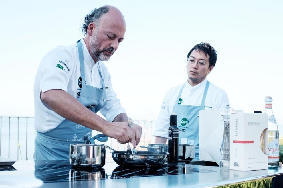 Galleria fotografica






Immagini (e chef) da Care's a Salina (tutte le foto Diego Artioli - Formasette): Ludovico De Vivo









Martina Caruso









Giuseppe Iannotti



















Paolo Ferretti e Norbert Niederkofler









Giancarlo Morelli






