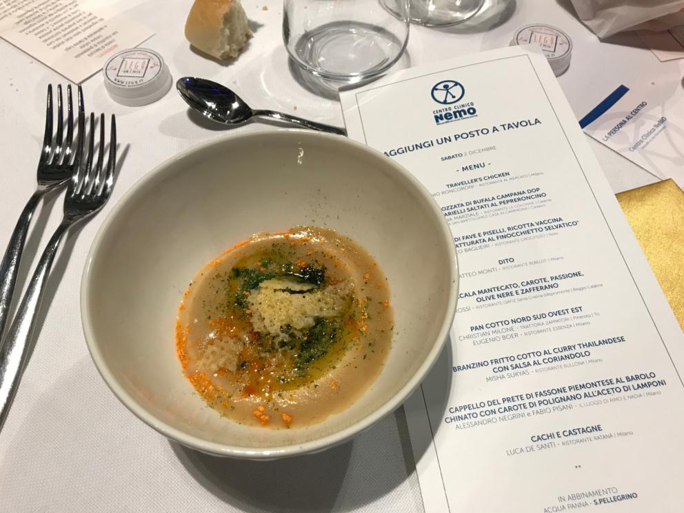 Galleria fotograficaMarco Baglieri&nbsp;del ristorante&nbsp;Crocifisso&nbsp;di Noto intervistato da Niccol&ograve; Torielli
Da sinistra:&nbsp;Rosanna Marziale&nbsp;de&nbsp;Le Colonne&nbsp;di Caserta,&nbsp;Eugenio Roncoroni&nbsp;di&nbsp;Al Mercato,&nbsp;Alessandro Negrini&nbsp;de&nbsp;Il Luogo di Aimo e Nadia&nbsp;ed&nbsp;Eugenio Boer&nbsp;&nbsp;
Roncoroni al lavoro
Rosanna Marziale spiega uno dei suoi antipasti
Dito, di Matteo Monti
Cachi e castagne di Luca De Santi
Baccal&agrave; mantecato, carote, passione, olive nere e zafferano di Nino Rossi
