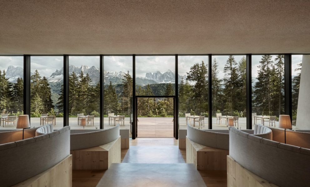 A Bressanone, l'hotel Forestis rinnova un edificio storico unendo tradizione alpina e ristorazione d'alta quota