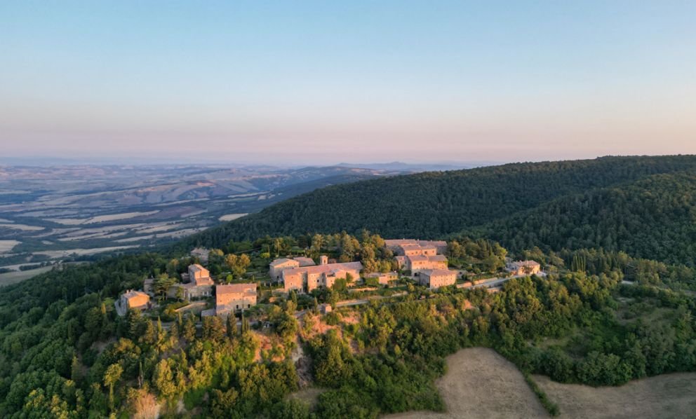 Incantarsi al Monteverdi: da borgo medievale abbandonato a splendido albergo diffuso nella Val d'Orcia