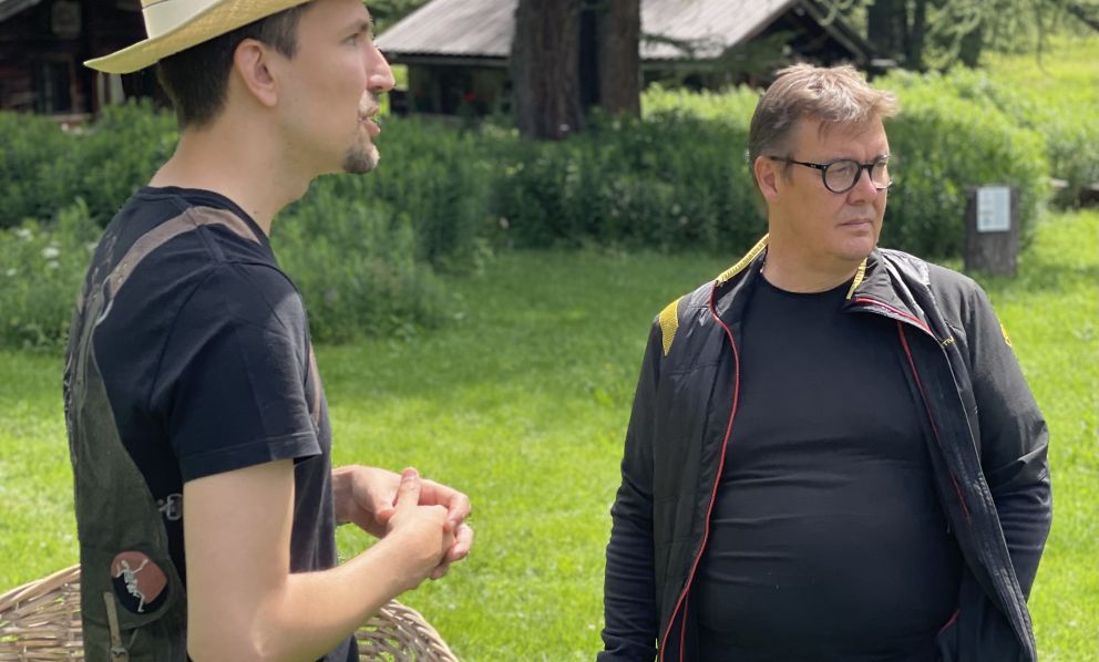 Il foraging è una cosa seria: a spasso con gli chef Paolo Griffa e Alessandro Gilmozzi