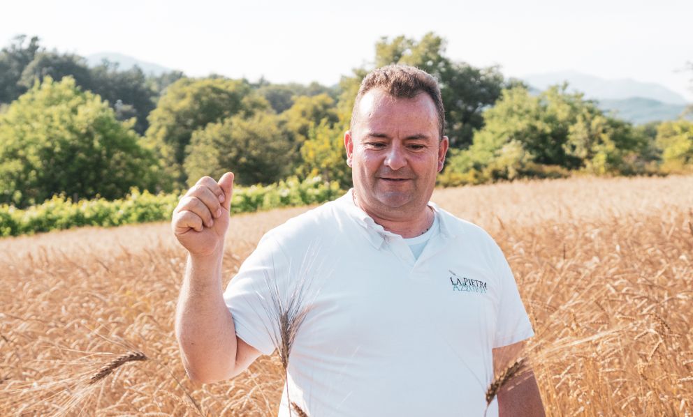 In Cilento c'è un pizzaiolo contadino che porta su ogni spicchio l'amore per la terra