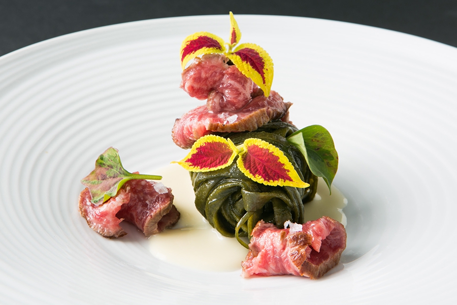 Galleria fotograficaANTIPASTO.&nbsp;&ldquo;Aspic&rdquo; con calamaro, ostriche, Konjac e verdure di&nbsp;Fabrizio Ferrari, chef del ristorante&nbsp;Al Porticciolo 84 di Lecco
