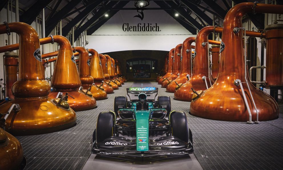 Così i motori incontrano il whisky: felice connubio tra Glenfiddich e Aston Martin