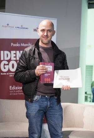 Galleria fotografica






La settima edizione della Guida Identità Golose ai ristorante d'autore in Italia e nel mondo









La sala gremita del Magna Pars Suite MIlano in via Forcella 6 a Milano








I Migliori chef per la Guida di Identità Golose 2014 sono Alessandro Negrini e Fabio Pisani de Il Luogo di Aimo e Nadia a Milano. Con loro sul palco, il sommelier Nicola Dell'Agnolo e Stefania Moroni. A premiarli Carlo Bianchi, area manager di Cavit. A destra, Paolo Marchi, curatore della Guida di Identità 2014.








Alessandro Negrini e Fabio Pisani "depositano" la loro impronta d'autore








La Migliore chef donna è Sara Preceruti de La Locanda del Notaio di Pellio Intelvi (Como), menzione speciale Sognatori del Gusto. Premia Marco Barbieri, International Relations Team di S.Pellegrino.








Sara Preceruti








Paolo Marchi con Oscar Farinetti, autore della prefazione della guida








Il Miglior chef straniero 2014 è Kobe Desramaults del ristorante In de Wulf a Heuvelland nelle Fiandre, in Belgio. Premia Serena Stefanoni de il Consorzio Grana Padano. Con loro Gabriele Zanatta (a sinistra), caporedattore della guida, e Paolo Marchi








Kobe Desramaults








Il Miglior sous chef è Alessandro Procopio del ristorante D’O di Cornaredo (Milano), chef Davide Oldani (in foto, a sinistra). È premiato da Sara Peirone, responsabile Top Gastronomy di Lavazza.








Paolo Marchi con Carlo Cracco, autore della prefazione dolce








Paolo Marchi con Massimo Bottura, autore del racconto di Modena








Il miglior chef pasticciere è Luca Sacchi del ristorante Cracco a Milano. Premia Cristina Trolli di Zafferano 3 Cuochi. Con loro, lo chef Carlo Cracco e Paolo Marchi








Luca Sacchi, Miglior Chef Pasticciere 2014








Il Premio Birra in cucina è di Daniele Usai del ristorante Il Tino di Ostia a Roma. A premiarlo per Birra Moretti, Alfredo Pratolongo, direttore Comunicazione e Affari istituzionali di Heineken Italia





