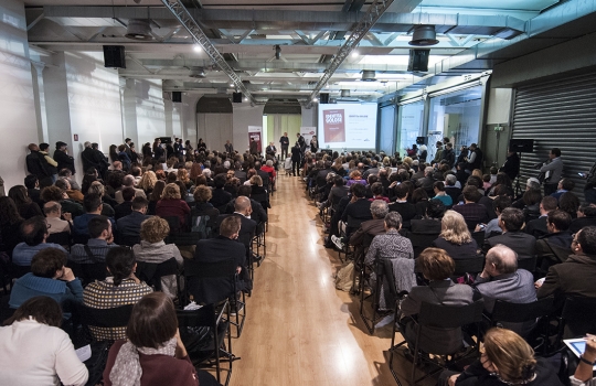 Galleria fotografica






La settima edizione della Guida Identità Golose ai ristorante d'autore in Italia e nel mondo









La sala gremita del Magna Pars Suite MIlano in via Forcella 6 a Milano








I Migliori chef per la Guida di Identità Golose 2014 sono Alessandro Negrini e Fabio Pisani de Il Luogo di Aimo e Nadia a Milano. Con loro sul palco, il sommelier Nicola Dell'Agnolo e Stefania Moroni. A premiarli Carlo Bianchi, area manager di Cavit. A destra, Paolo Marchi, curatore della Guida di Identità 2014.








Alessandro Negrini e Fabio Pisani "depositano" la loro impronta d'autore








La Migliore chef donna è Sara Preceruti de La Locanda del Notaio di Pellio Intelvi (Como), menzione speciale Sognatori del Gusto. Premia Marco Barbieri, International Relations Team di S.Pellegrino.








Sara Preceruti








Paolo Marchi con Oscar Farinetti, autore della prefazione della guida








Il Miglior chef straniero 2014 è Kobe Desramaults del ristorante In de Wulf a Heuvelland nelle Fiandre, in Belgio. Premia Serena Stefanoni de il Consorzio Grana Padano. Con loro Gabriele Zanatta (a sinistra), caporedattore della guida, e Paolo Marchi








Kobe Desramaults








Il Miglior sous chef è Alessandro Procopio del ristorante D’O di Cornaredo (Milano), chef Davide Oldani (in foto, a sinistra). È premiato da Sara Peirone, responsabile Top Gastronomy di Lavazza.








Paolo Marchi con Carlo Cracco, autore della prefazione dolce








Paolo Marchi con Massimo Bottura, autore del racconto di Modena








Il miglior chef pasticciere è Luca Sacchi del ristorante Cracco a Milano. Premia Cristina Trolli di Zafferano 3 Cuochi. Con loro, lo chef Carlo Cracco e Paolo Marchi








Luca Sacchi, Miglior Chef Pasticciere 2014








Il Premio Birra in cucina è di Daniele Usai del ristorante Il Tino di Ostia a Roma. A premiarlo per Birra Moretti, Alfredo Pratolongo, direttore Comunicazione e Affari istituzionali di Heineken Italia








Daniele Usai con il premio Caraiba e la guida





