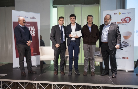 Galleria fotografica






La settima edizione della Guida Identità Golose ai ristorante d'autore in Italia e nel mondo









La sala gremita del Magna Pars Suite MIlano in via Forcella 6 a Milano








I Migliori chef per la Guida di Identità Golose 2014 sono Alessandro Negrini e Fabio Pisani de Il Luogo di Aimo e Nadia a Milano. Con loro sul palco, il sommelier Nicola Dell'Agnolo e Stefania Moroni. A premiarli Carlo Bianchi, area manager di Cavit. A destra, Paolo Marchi, curatore della Guida di Identità 2014.








Alessandro Negrini e Fabio Pisani "depositano" la loro impronta d'autore








La Migliore chef donna è Sara Preceruti de La Locanda del Notaio di Pellio Intelvi (Como), menzione speciale Sognatori del Gusto. Premia Marco Barbieri, International Relations Team di S.Pellegrino.








Sara Preceruti








Paolo Marchi con Oscar Farinetti, autore della prefazione della guida








Il Miglior chef straniero 2014 è Kobe Desramaults del ristorante In de Wulf a Heuvelland nelle Fiandre, in Belgio. Premia Serena Stefanoni de il Consorzio Grana Padano. Con loro Gabriele Zanatta (a sinistra), caporedattore della guida, e Paolo Marchi








Kobe Desramaults








Il Miglior sous chef è Alessandro Procopio del ristorante D’O di Cornaredo (Milano), chef Davide Oldani (in foto, a sinistra). È premiato da Sara Peirone, responsabile Top Gastronomy di Lavazza.








Paolo Marchi con Carlo Cracco, autore della prefazione dolce








Paolo Marchi con Massimo Bottura, autore del racconto di Modena








Il miglior chef pasticciere è Luca Sacchi del ristorante Cracco a Milano. Premia Cristina Trolli di Zafferano 3 Cuochi. Con loro, lo chef Carlo Cracco e Paolo Marchi








Luca Sacchi, Miglior Chef Pasticciere 2014








Il Premio Birra in cucina è di Daniele Usai del ristorante Il Tino di Ostia a Roma. A premiarlo per Birra Moretti, Alfredo Pratolongo, direttore Comunicazione e Affari istituzionali di Heineken Italia








Daniele Usai con il premio Caraiba e la guida








Nel corso della presentazione








La Miglior carta dei vini e distillati: Imago dell’Hotel Hassler di Roma. A ritirare il premio, il sommelier Marco Amato e lo chef Francesco Apreda. Premia Marco Ravasi, brand director Italy di Ruinart








Le firme di Marco Amato e Francesco Apreda








Il Miglior sommelier è Valerio Capriotti del ristorante Duomo di Ragusa Ibla, chef Ciccio Sultano (sul palco, a sinistra). Premia Carlo Mogolino, brand manager di Torre Rosazza








Valerio Capriotti








Il Miglior maître è Donato Marzolla, del ristorante Rossellinis del Palazzo Avino a Ravello (Salerno). Premia Tenuta Sant’Anna: in foto, Francesco Marchese, responsabile marketing e comunicazione de Le Tenute di Genagricola








Donato Marzolla








Il premio fornito, come ogni anno, da Caraiba: le porcellane Figgjio Norway
 








Sorpresa dell’anno: Beniamino Nespor ed Eugenio Roncoroni de Al Mercato di Milano. Premia Anna Maschio di Bonaventura Maschio








Eugenio Roncoroni (a sinistra) e Beniamino Nespor





