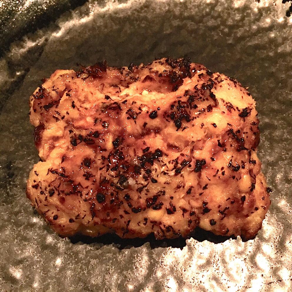 Galleria fotografica






Con l'aereo che sarebbe atterrato all'aeroporto di Melbourne alle 4.20 del mattino di martedì 4 aprile, ha fatto davvero piacere entrare della stanza 1729 del Langham Hotel lungo la South Bank del fiume Yarra e trovarvi della frutta fresca









Lo skyline notturno di Melbourne dalla camera al Langham. Il sole sarebbe sorto un paio d'ore dopo









Prima colazione con vista sul centro di Melbourne e il corso del fiume Yarra









Nicolas Chatenier, responsabile del panel francese nella giuria dei 50 Best, ha invitato stampa, cuochi e amici al Philippe Restaurant in pieno centro di Melbourne. «La Francia e i Fifty hanno avuto in passato relazioni torbulente che stiamo superando e così eccoci qui da uno chef che ha lavorato per anni e anni con Paul Bocuse». In effetti Philippe Mouchel è quanto di più lontano possiamo aspettarci oggi da una tavola contemporanea. Da un eccesso all'altro?









Clement Vachon e Yannick Alléno









Mauro Colagreco e Massimiliano Alajmo. Per la prima volta è toccato al fratello chef rappresentare le Calandre ai 50 Best. In passato, a Londra e a New York, era sempre andato Raffaele Alajmo









Dominique Crenn, argento vivo









Una tavola italiana è sempre allegra e calamita tutti, anche Yoshihiro Narisawa









La prima cena a Melbourne? Cafè Di Stasio, la buona Italia nel mondo









Rinaldo Di Stasio, per tutti Ronnie, produce vino nella Yarra Valley dal 1994. Le etichette le cura suo padre in maniera molto singolare: scrivendo l'originale a mano



















«DOC, siamo nati pizzaioli» è scritto su una grande lavagna in una delle due pizzerie chiamate DOC da Tony Nicolini. Questa è quella in Albert Park









La stessa inquadratura di prima ma con i fattori invertiti per evidenziare la foto di papà Nicolini quando era un giovane pizzaiolo arrivato nella metropoli dello stato di Victoria









Volo di mongolfiere su Melbourne all'alba di mercoledì 5 aprile 2017









Mercoledì 5 aprile, ore 9.30 del mattino, il giorno della verità dei Fifty Best 2017: la tensione di Massimo Bottura in attesa della sera









Massimo Bottura e Ben Shewry, chef neozelandese trapiantato a Melbourne in Australia









Dan Barber, chef-patron di Blue Hill at Stone Barns poco a nord di New York. Profeta della sostenibilità a 360° ha sospirato e poi sorriso quando gli abbiamo chiesto di Donald Trump presidente: «Il mio lavoro diventa più difficile, ma la sfida molto più interessante»









A conferenza e interviste concluse, posano i 5 chef intervistati. Da sinistra verso destra Gaggan Anand, Dan Barber, Elena Arzak, Virgilio Martinez e Yannick Alléno









Foto ricordo per me con, da sinistra, Virgilio Martinez, Valeria Senigaglia, Alessandra Gesuelli, Gaggan Anand e Elisabetta Canoro









Mercoledì 5 aprile a Melbourne: alle 6.30 della sera vengono aperti gli ingressi del Royal Exhibition Building e i quasi 1000 invitati iniziano a defluire, suddivisi in due file. A destra red carpet per i vip, a sinistra il dietro le quinte per la stampa









Finiti gli scatti con mogli, fidanzate e amici, Alajmo, Bottura, Crippa e Romito, reggendo un A4 ciascuno, ricorderanno così l'amico Bob Noto, scomparso a Torino lo scorso 23 marzo. Davvero un bel gesto









All'incrocio dei due assi di un edificio che quando venne inaugurato, nel 1880, era il più grande dell'intera Australia, due grandi postazioni per il party post-premiazione. Da una parte il pesce...









E dall'altra la carne bovina. Lavorata sul posto, poi cotta alla brace all'esterno assieme a dell'ottimo agnello, la vista della mezzena di un manzo non ha entusiasmato tutti gli ospiti. Nell'alta cucina c'è anche chi è vegetariano o vegano...









Massimo Bottura e Massimiliano Alajmo ormai a giochi fatti e, soprattutto, annunciati









Tra gli espositori di cose buone durante la cerimonia anche Calia, un distributore di qualità con un miele da favola da fiori di Leatherwood, un arbusto che cresce in Tasmania. Ne ho chiesto un campione da portare con me in Italia, mi è stato dato con questa motivazione: «Lo prenda pure perché ha chiesto il permesso invece di mettersi in tasca la boccetta». In un certo senso, edificante









Il diavolo non fa i coperchi, l'iPhone non sempre fa le foto a fuoco soprattutto quando chi lo usa ha fretta di fissare un gruppo di mogli degli chef premiati come al centro Lara Gilmore, la signora Bottura









Ai fotografi professionisti le foto non vengono mai sfuocate. E se capita è perché lo volevano









Massimo Bottura non si separa mai da un tricolore che riporta i primi tre articoli della costituzione, uno per colore partendo ovviamante dal verde









Le premiazioni sono finite, la festa quasi e allora ben venga un paio di scarpe, comodissimi sandali per Ana Ros, Best Female Chef per il 2017









L'Higher Ground è un localone bello ma rumoroso accidenti, in centro a Melbourne, punto di riferimento per gli chef arrivati da tutto il mondo. Bottura e Humm vi hanno tenuto una conferenza prima della premiazione, Daniel vi è tornato con la moglie Olimpia il giorno dopo essere stato applaudito numero uno al mondo, giovedì 6 aprile









Toast e avocado all'Higher Ground per un cremoso inizio di giornata dopo una nottata in bianco per via dei 50 Best









Hummus con verdure e uovo in camicia, sempre per prima colazione all'Higher Ground









Un esterno a Carlton dove Tony Nicolini ha aperto il secondo DOC Pizza & Mozzarella Bar, 295 Drummond Street









La pizzeria di Tony Nicolini a Carlton dopo il servizio del pranzo. Nota importante: il motto di Nicolini gli fa onore: «People and pizza before profit», il cliente e il prodotto prima del profitto.









Il Grande Abruzzo in Italia e nel mondo: Tony Nicolini, ristoratore in Melbourne, e Niko Romito, da Castel di Sangro a un posto nella classifica dei World's 50 Best Restaurants 2017









Una interpetazione di pizza Margherita da parte di Tony Nicolini, con mozzarella di bufala prodotta in Australia









DOC e la pizza al tonno. In casa Marchi abbiamo un debole per tutte le pizze al tonno :-)









Una ricca intepretazione da parte di Tony Nicolini della Marinara con passata di pomodori gialli ad armonizzare acciughe, capperi e olive









IDES, il ristorante di Peter Gunn, per un lustro in forza all'Attica di Ben Shewry e vittorioso a livello Oceania nell'edizione 2015 dello S.Pellegrino Young Chef. Dopo alcuni pop-up restaurant, l'insegna tutta sua. Purtroppo solo menù degustazione e senza alternative. Prendere o lasciare. Non sempre uno è contento di queste imposizioni









Il Cetriolo di IDES marinato in olio, menta e rosmarino su panna acida e semi di papavero, fieno greco e finger lime






