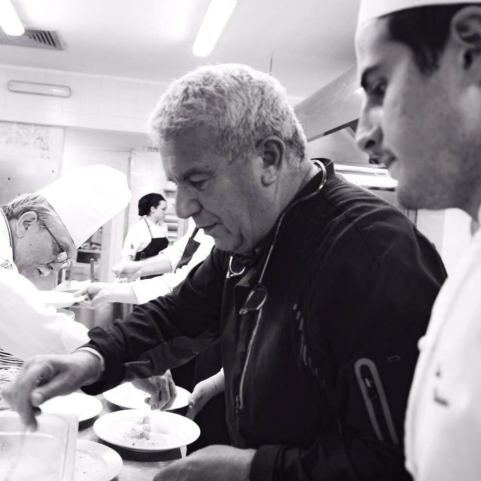 Galleria fotograficaAlessio Planeta, Elisia Menduni,  Alberto Aiello Graci e&nbsp;Faith&nbsp;Willinger
Andrea Ribaldone
Angelo Treno
Massimo Bottura e Lorenza Fumelli&nbsp;
Carmelo Trentacosti
Chicco Cerea
Crescenzo Scotti
Dario Cecchini e Tony Lo Coco
Emidio Pepe
Fabio Picchi
Angelo Sabatelli
Francesca Planeta
Francesco Guccione
Gennarino Esposito
Giancarlo Perbellini
Gioacchino Gaglio
Heinz Beck e Teresa Maltese
