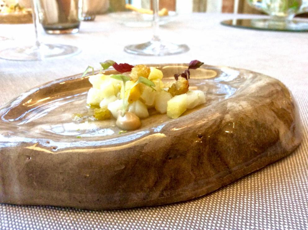 Photogallery






Various appetizers to begin with: Puffed pasta with carbonara sauce, Sponge of broccoli with salmon roe, Black cabbage and rice brittle...






