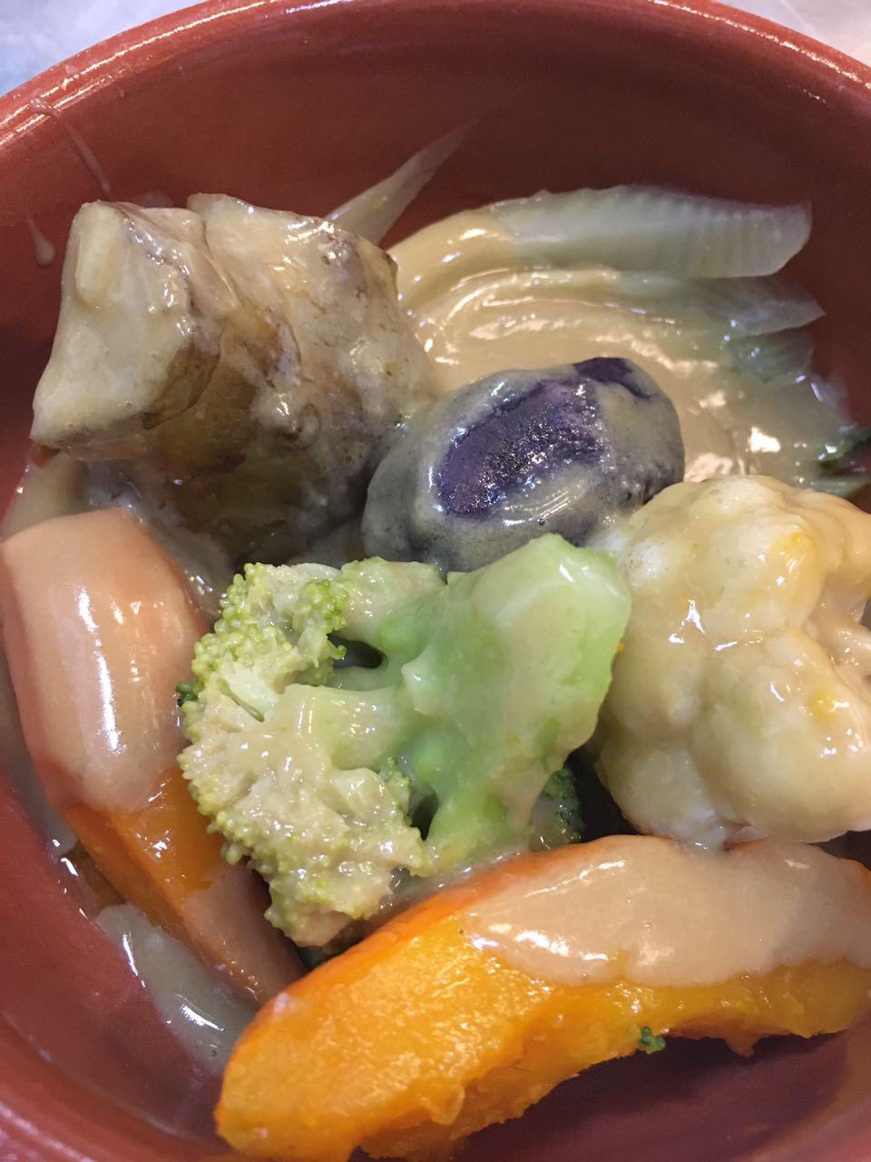 Galleria fotografica






Trippa fritta. Il primo piatto icona del locale









Vitello tonnato. Altro piatto icona









Midollo alla brace. Terzo piatto icona









Uovo morbido, animelle e bietoline all'erba di San Pietro









Ventresca di tonnetto ala lunga alla brace, cipolle agrodolci, capperi e rosmarino









Zucca di Hokkaido in carpione e bagna cauda









Uova di seppia arrostite, tarassaco, cicoria e bottarga di tonno









Baccalà, crema di ceci e cavolo nero









Insalata russa









Cardo gobbo gratinato e uova di aringa affumicate









Terrina di fegatini di pollo, saba e marmellata di cipolle alla menta









Risotto allo zafferano e midollo alla brace









Ravioli ripieni di ricotta di pecora e tarassaco, ricci di mare e erba cipollina









Gnocchi al ragù









Risotto all'aceto invecchiato, tarassaco, cicciolata e pepe nero









Mezze Maniche con pajata






