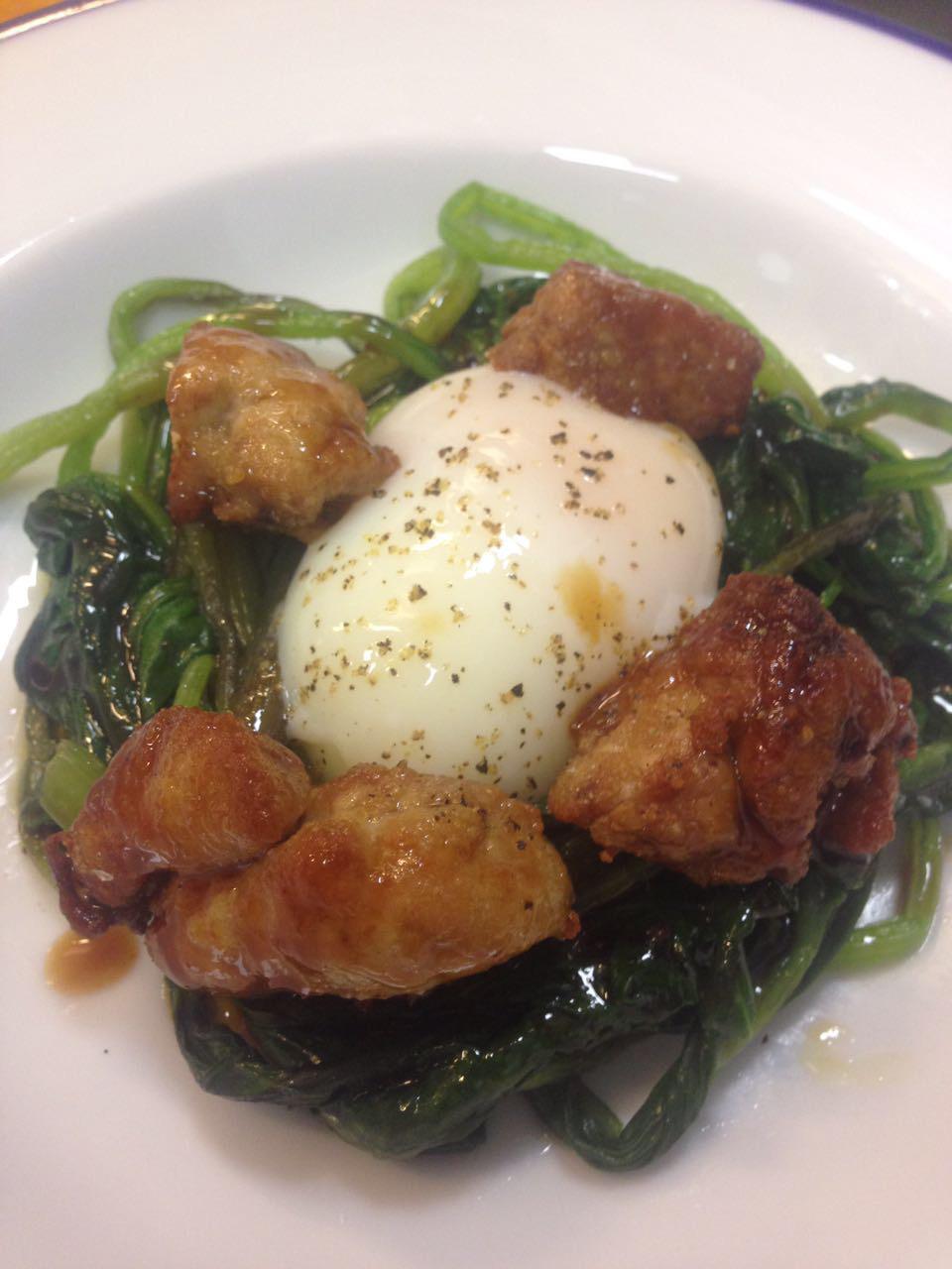 Galleria fotografica






Trippa fritta. Il primo piatto icona del locale









Vitello tonnato. Altro piatto icona









Midollo alla brace. Terzo piatto icona






