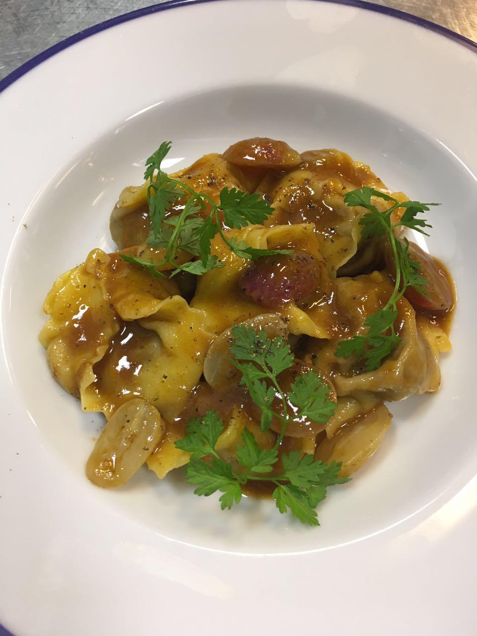 Galleria fotografica






Trippa fritta. Il primo piatto icona del locale









Vitello tonnato. Altro piatto icona









Midollo alla brace. Terzo piatto icona









Uovo morbido, animelle e bietoline all'erba di San Pietro









Ventresca di tonnetto ala lunga alla brace, cipolle agrodolci, capperi e rosmarino









Zucca di Hokkaido in carpione e bagna cauda









Uova di seppia arrostite, tarassaco, cicoria e bottarga di tonno









Baccalà, crema di ceci e cavolo nero









Insalata russa









Cardo gobbo gratinato e uova di aringa affumicate









Terrina di fegatini di pollo, saba e marmellata di cipolle alla menta









Risotto allo zafferano e midollo alla brace









Ravioli ripieni di ricotta di pecora e tarassaco, ricci di mare e erba cipollina









Gnocchi al ragù









Risotto all'aceto invecchiato, tarassaco, cicciolata e pepe nero









Mezze Maniche con pajata









Verdure bollite e bagna cauda









Beccaccia arrosto









Baccalà, lenticchie e pancetta stufata di mora romagnola (autoprodotta)









Granelle di agnello fritte, radicchio di Verona brasato al Valpolicella e salsa al gorgonzola









Frontali di ricciola nel guanciale alla brace, crema di cicerchie e rosmarino









Animelle croccanti, radicchio tardivo confit, cedro candito e liquirizia









Anguilla in carpione al dragoncello









Polenta gialla, salsiccia moretta e verza









Polenta bianca e garusoli al limone









Vignarola: fave, carciofi, lattuga romana, guanciale, cipollotto e pecorino romano









Asparagi, uova di quaglia, senape e cerfoglio









Diaframma di cavallo alla brace, crema di cipolle di tropea, crescione d'acqua









Fritto di leccia: cuore, fegato e lattume









Coratella di agnello









Orecchio di maiale alla brace, crema di radici di soncino, talli d'aglio, foglie di senape









Cipolla novella, fonduta di Castelmagno, agretti e liquirizia









Diaframma di vitello alla brace, bietole alla menta e purè









Tomahawk di pecora brogna alla brace, carote e portulaca









Crema di zucchine, salsa al caprino e pepe nero









Trippa alla parmigiana









Focaccia al vitello tonnato, preparazione a 4 mani concepita in uno dei frequenti "fuori carta" (cene a 4 mani) con Renato Bosco di Saporè









Polpo arrosto, crema di zucca, broccolo fiolaro e semi di zucca alla cannella









Cipolle in carpione e fonduta di fontina d'alpeggio









Cocotte di broccolo fiolaro e guanciale









Uovo, bruscandoli, rosolacci e tartufo









 Patate nuove, stringhe e tonno alletterato sott'olio autoprodotto









Trippe di baccalà, patate e 'nduja









Tartare di asina, rucola e semi di zucca tostati






