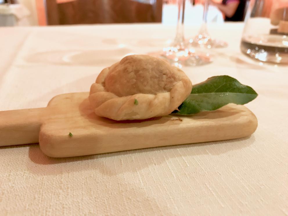 Galleria fotograficaBattuto di Bruno sarda, ricotta affumada e pane di patate
Pane con la lingua cotta in acqua salmistrata, aceto di Cannonau. Una delizia
