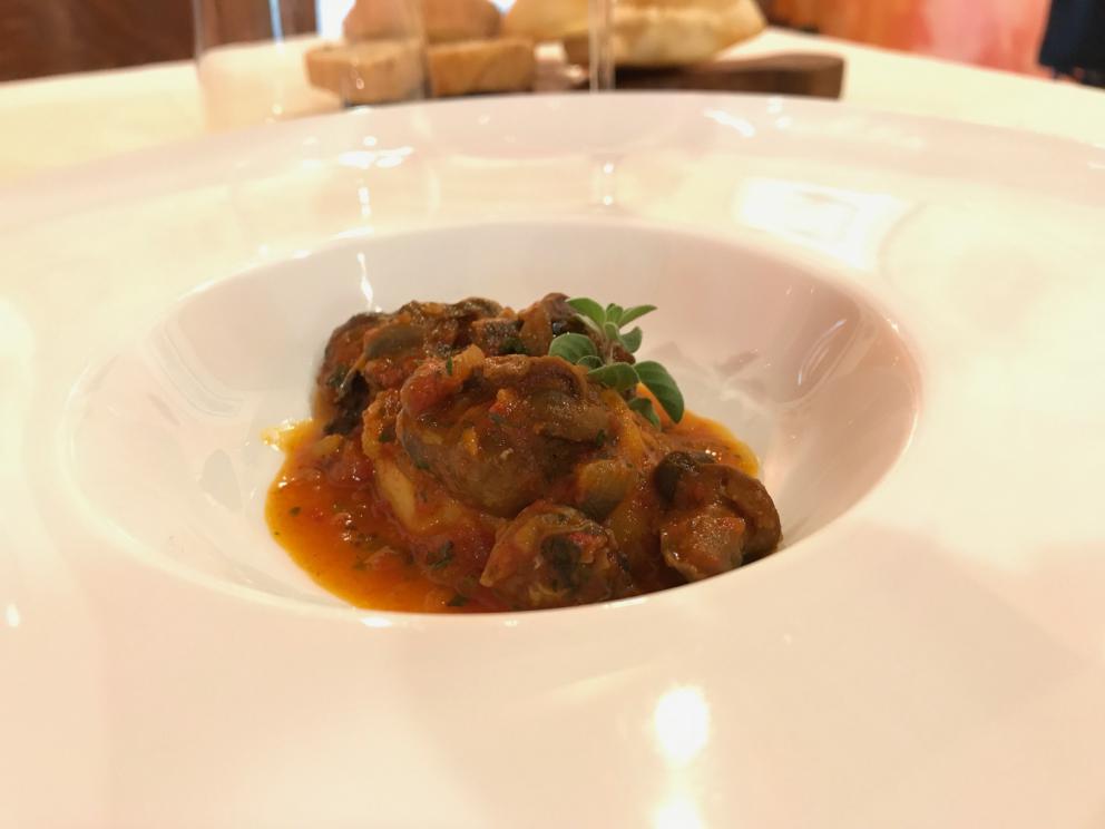 Galleria fotograficaBattuto di Bruno sarda, ricotta affumada e pane di patate
Pane con la lingua cotta in acqua salmistrata, aceto di Cannonau. Una delizia
Panada alla salsiccia
Coniglio a succhittu, sfumato con la Vernaccia: la sella con i suoi fegatini, un crumble di pane alle erbe, olivelle del Campidano e crema di carote. Gran piatto
