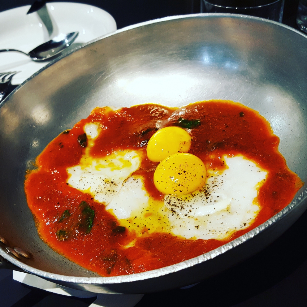 Galleria fotografica






I piatti che abbiamo assaggiato all'Essenziale (foto Stefania Lattuca): nella foto, Iodio (sgombro, jamon iberico yogurt e lenticchie)









Sottobosco: funghi porcini, funghi trombetta e orecchio di giuda, sia cotti che crudi, poi crema di zucca, cavolo nero, cavolo cappuccio e verza disidratati






