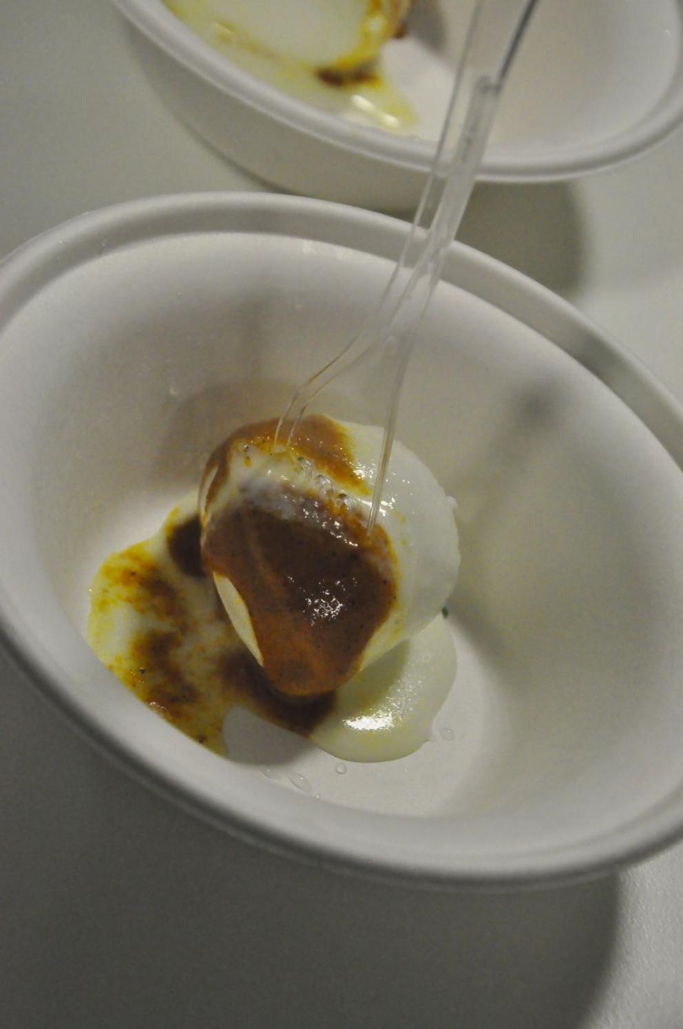 Galleria fotograficaMarco Baglieri&nbsp;del ristorante&nbsp;Crocifisso&nbsp;di Noto intervistato da Niccol&ograve; Torielli
Da sinistra:&nbsp;Rosanna Marziale&nbsp;de&nbsp;Le Colonne&nbsp;di Caserta,&nbsp;Eugenio Roncoroni&nbsp;di&nbsp;Al Mercato,&nbsp;Alessandro Negrini&nbsp;de&nbsp;Il Luogo di Aimo e Nadia&nbsp;ed&nbsp;Eugenio Boer&nbsp;&nbsp;
Roncoroni al lavoro
Rosanna Marziale spiega uno dei suoi antipasti
Dito, di Matteo Monti
Cachi e castagne di Luca De Santi
Baccal&agrave; mantecato, carote, passione, olive nere e zafferano di Nino Rossi
Pancotto Nord Sud Ovest Est di Christian Milone ed Eugenio Boer
