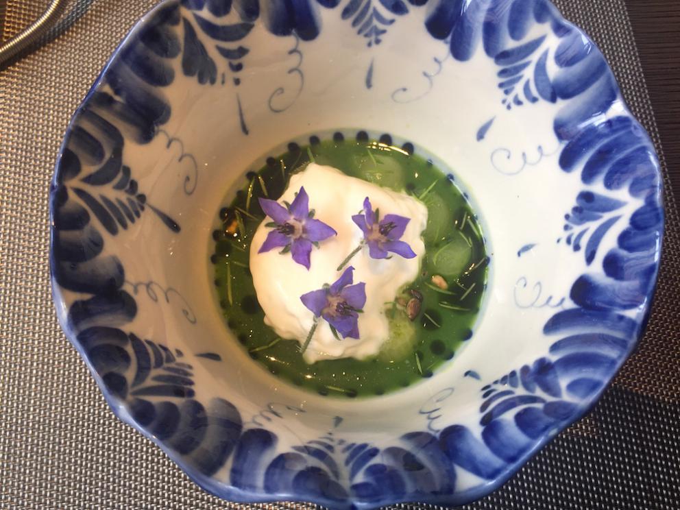 Galleria fotografica






Cococo









Cono con gelato al salmone









Waffle al pane di segale Borodinsky, ripieno di mousse di pesce spratto






